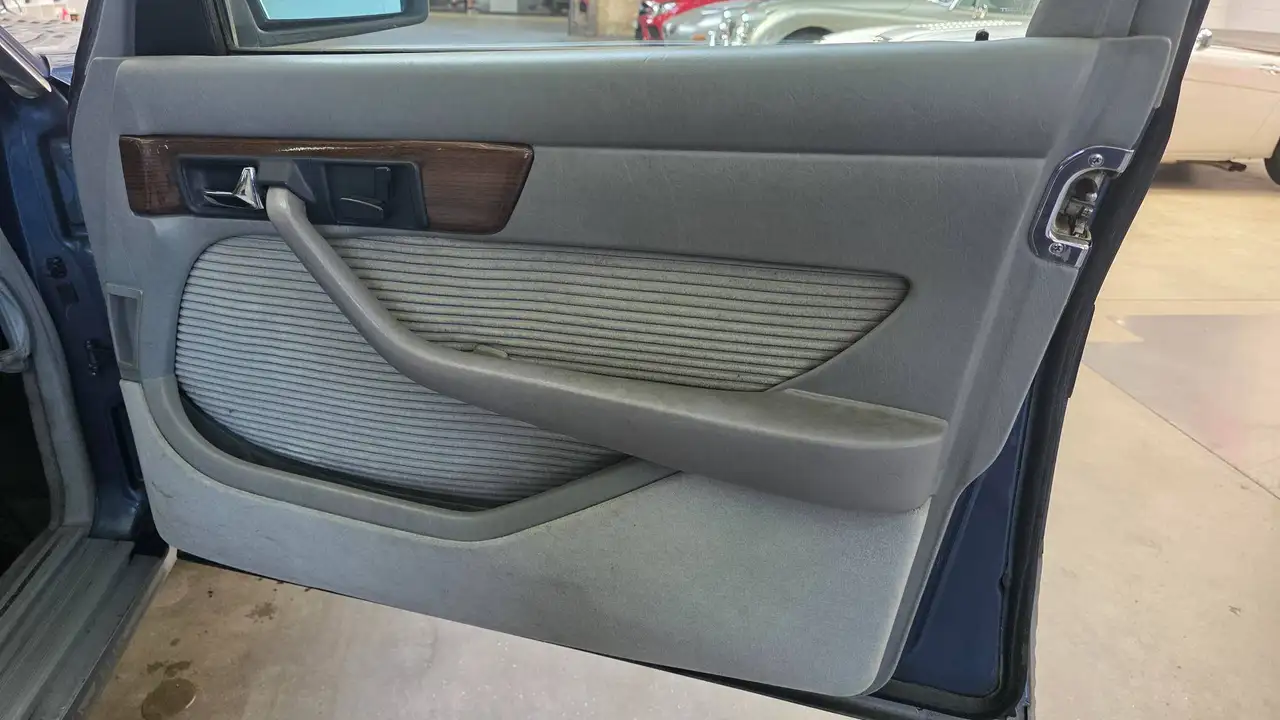 Mercedes-Benz 280 SE W126, foto 12