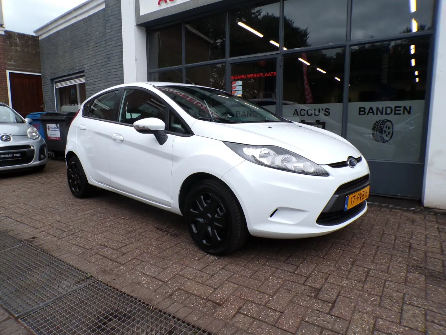 Ford Fiesta 1.25 5-Drs Limited GOED ONDERHOUDEN ,AIRCO! ''ZOND Wit - 2