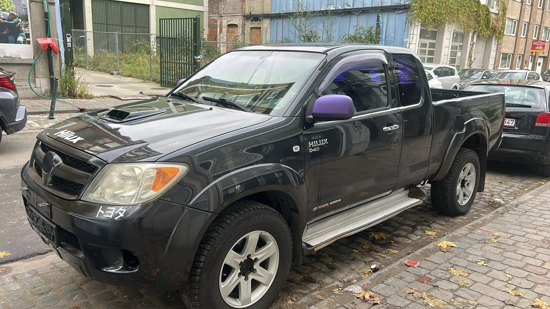 Toyota Hilux 2.5 Turbo D-4D Noir - 1