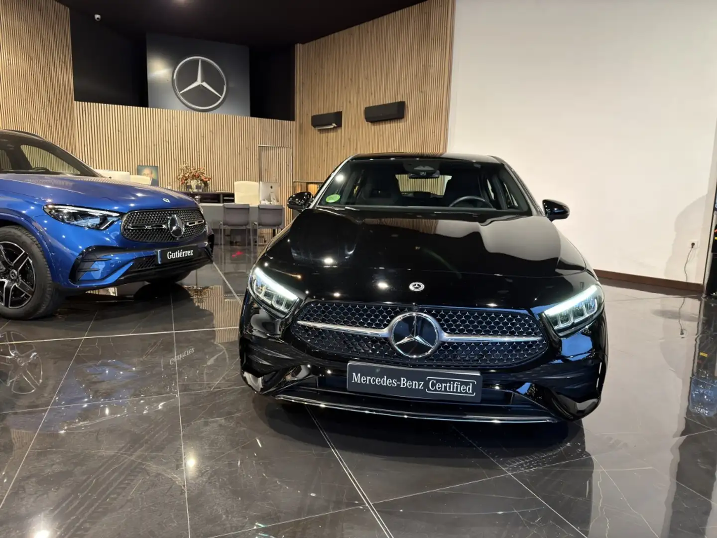 Mercedes-Benz A 180 180d Progressive Line Advanced 8G-DCT Schwarz - 1