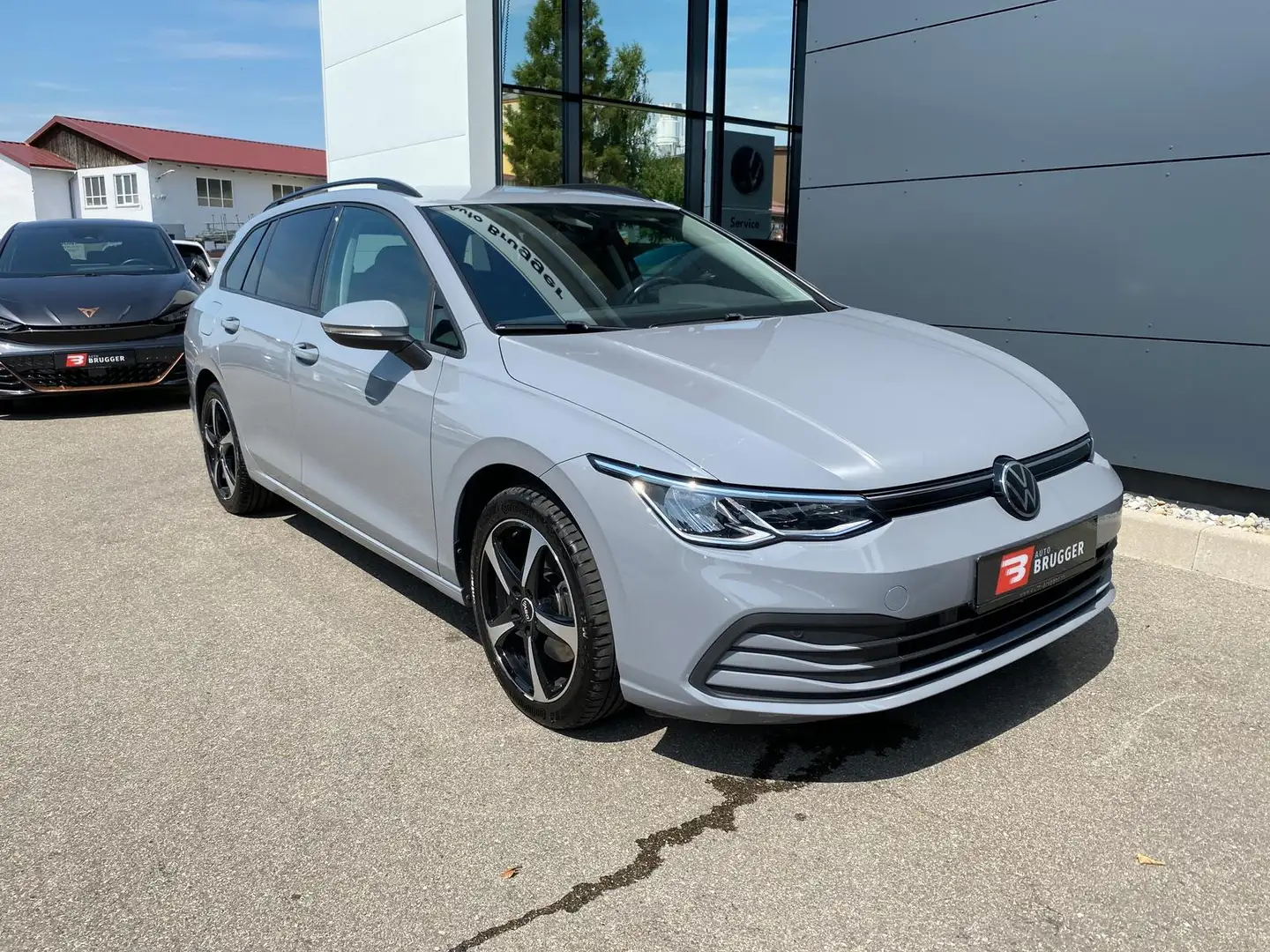 Volkswagen Golf VIII VARIANT 2.0 TDI LIFE NAVI LED SHZ AHK Grigio - 2