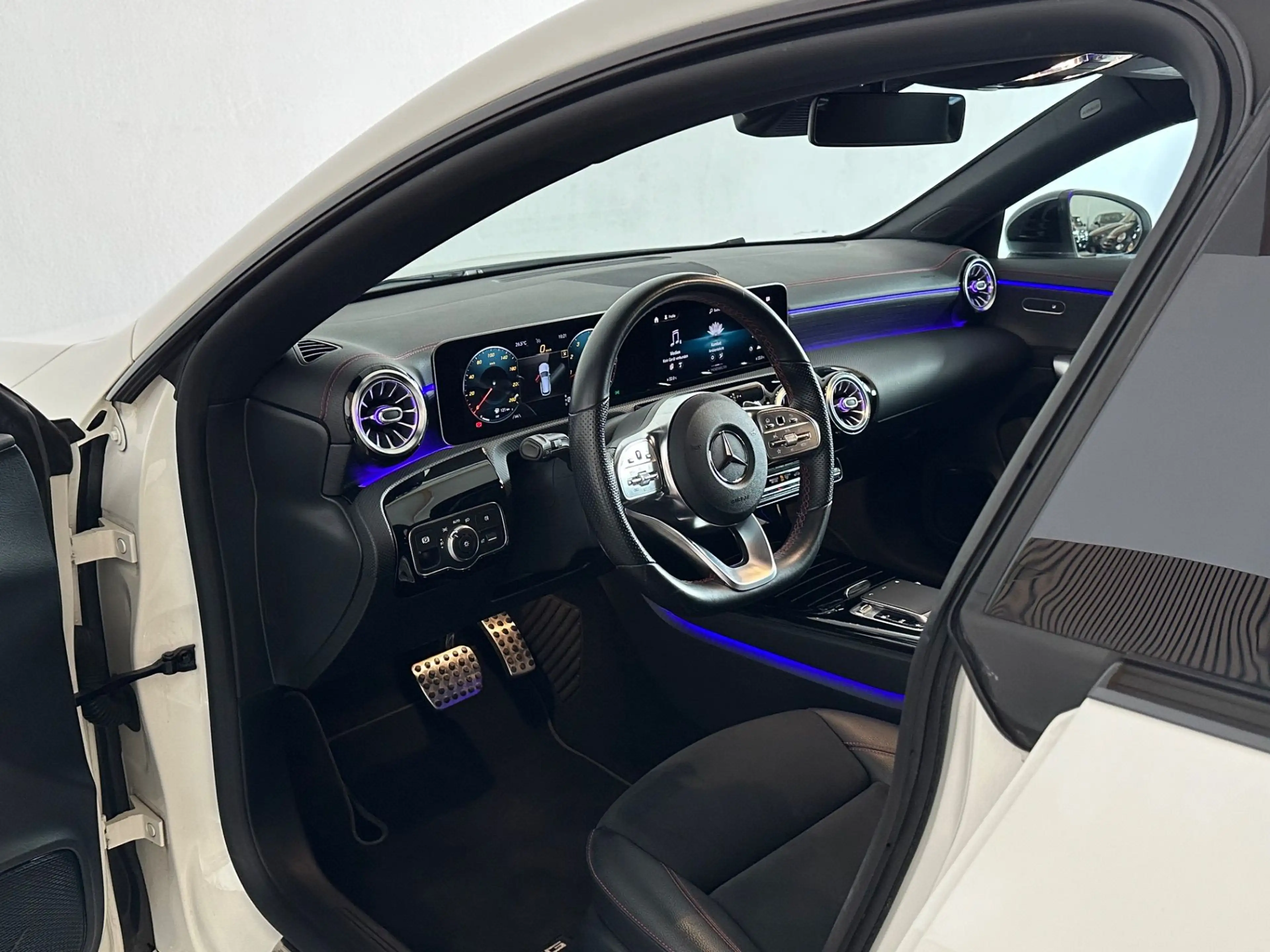 Mercedes-Benz CLA 220 Shooting Brake Aut. AMG-Line; Night Paket; Pano; — photo 11