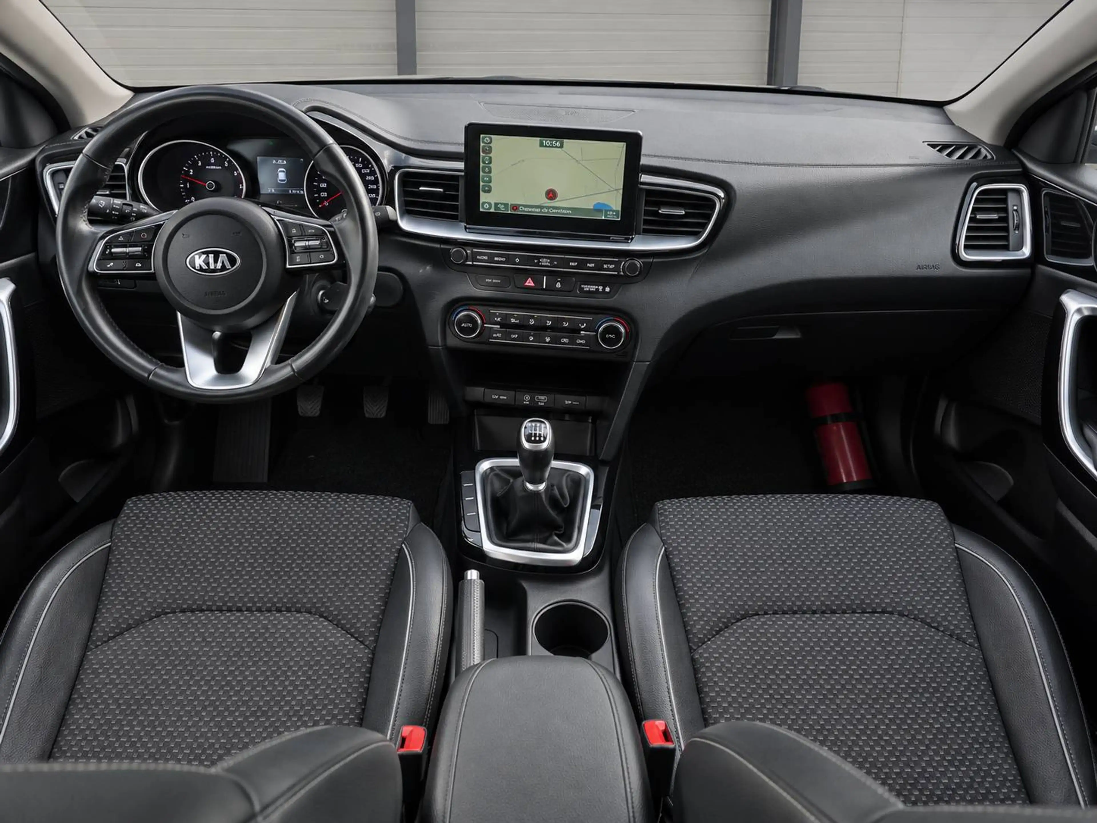 Kia Ceed / cee'd 1.4i More GPS / CAM RECUL / BLUETOOTH / CLIM BI-ZONE / CARNET COMPLET / EURO 6 — photo 2