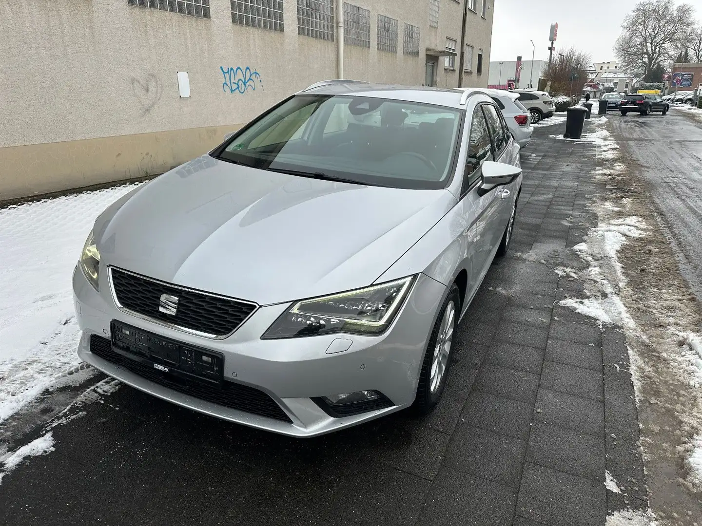 SEAT Leon ST Style** Automatikgetriebe** Silber - 1
