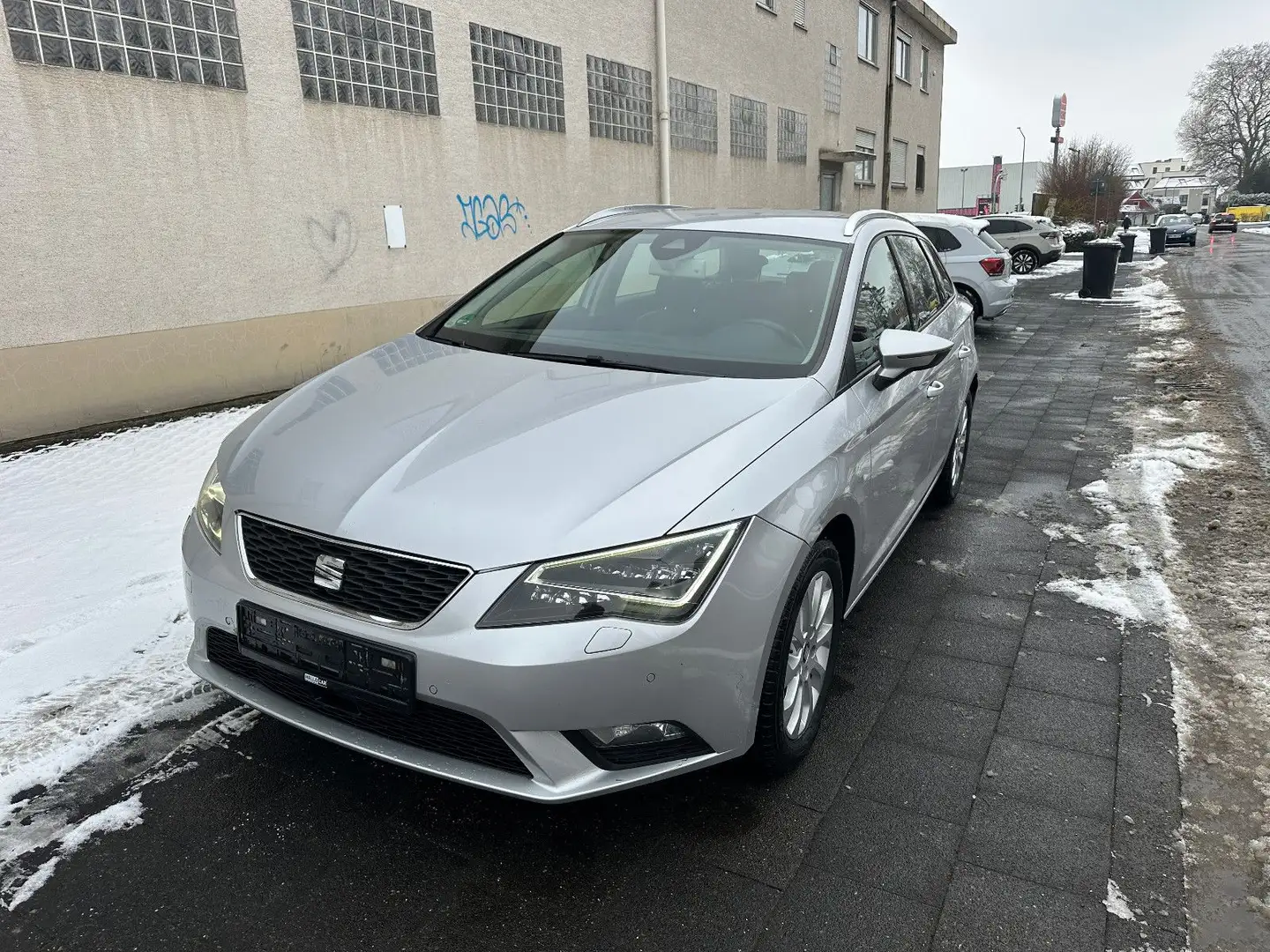 SEAT Leon ST Style** Automatikgetriebe** Silber - 2