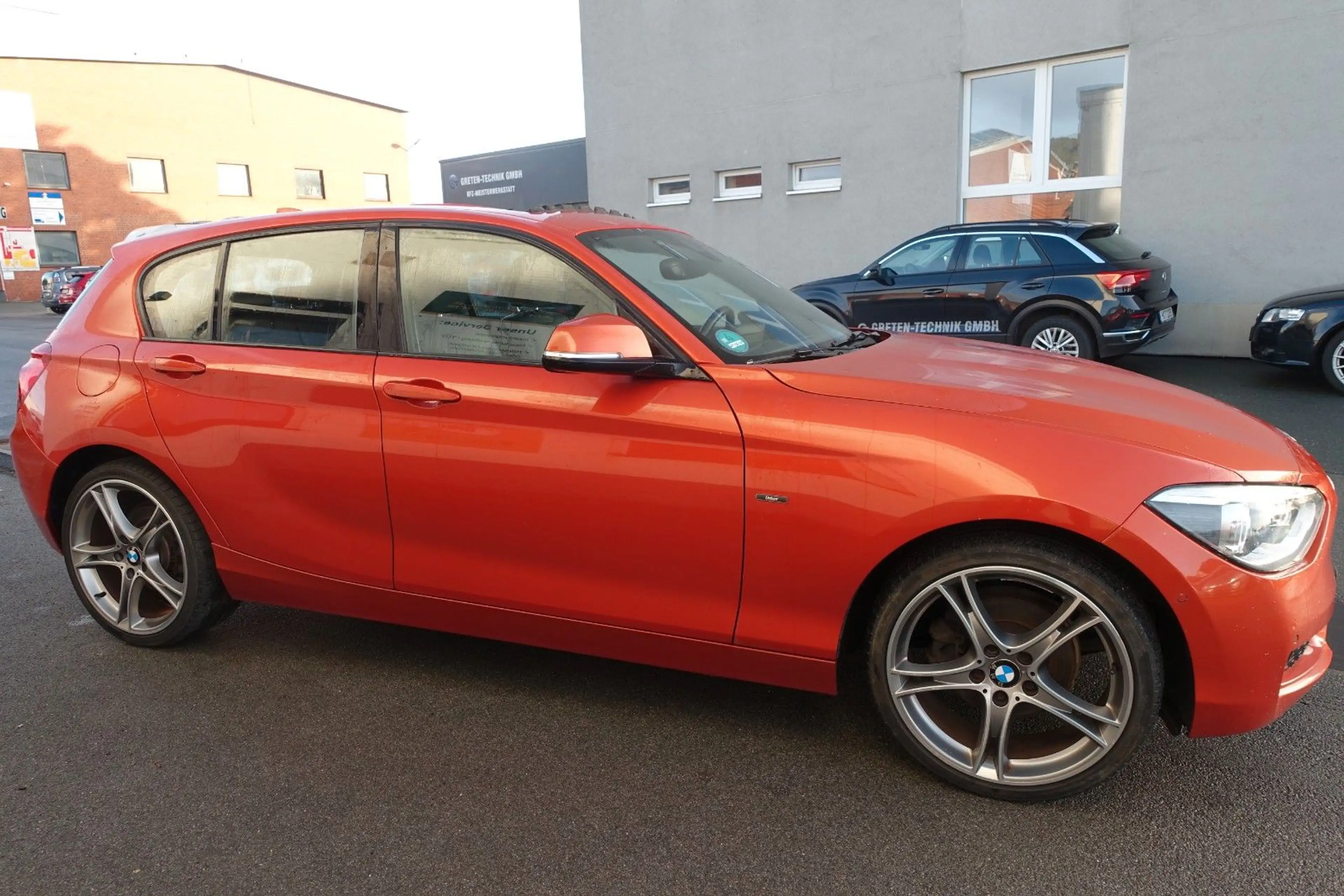 BMW 120 *URBAN*XENON*LED*LEDER*RFK*SHZ*GSD*PDC*TEMPOM — photo 3