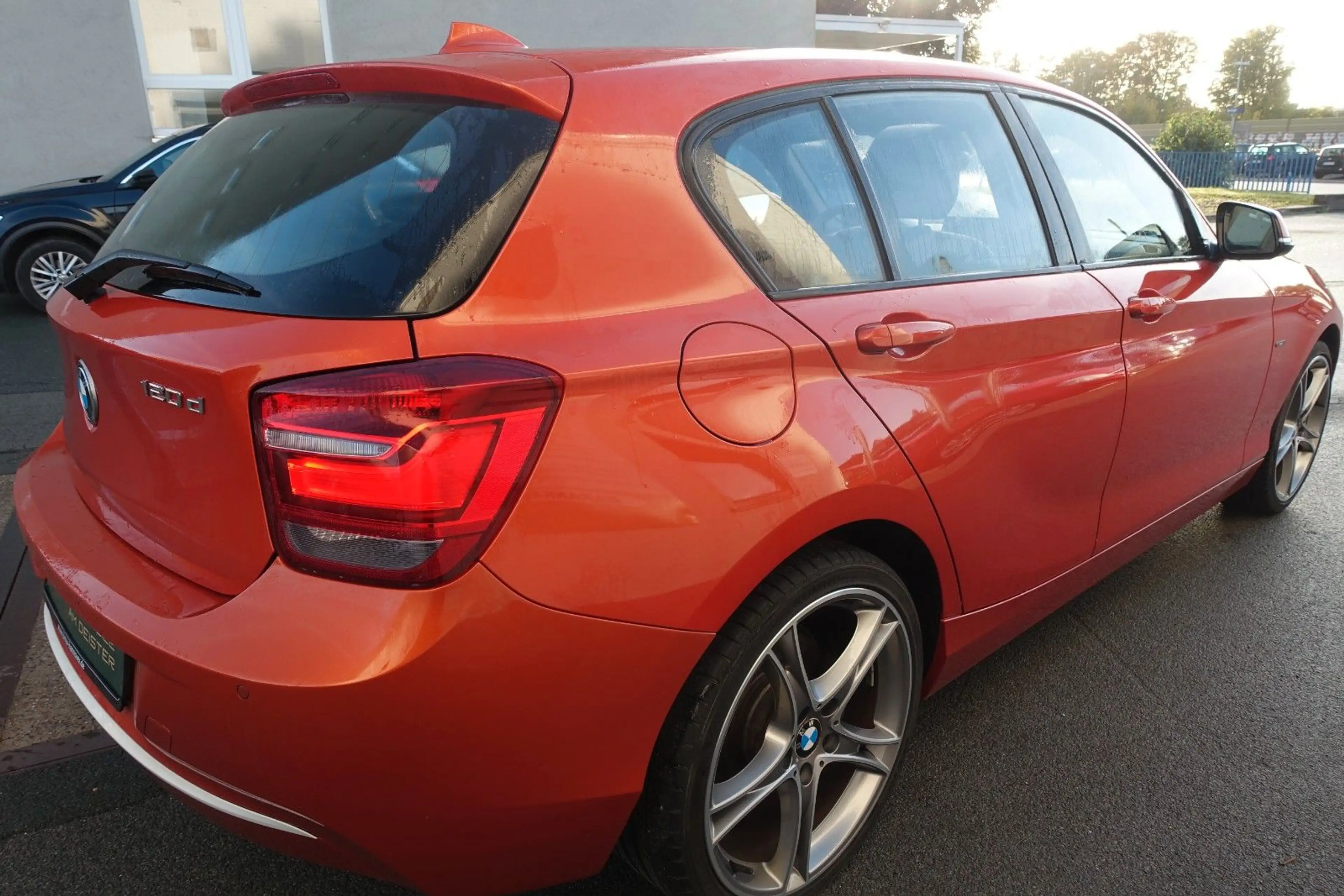 BMW 120 *URBAN*XENON*LED*LEDER*RFK*SHZ*GSD*PDC*TEMPOM — photo 4