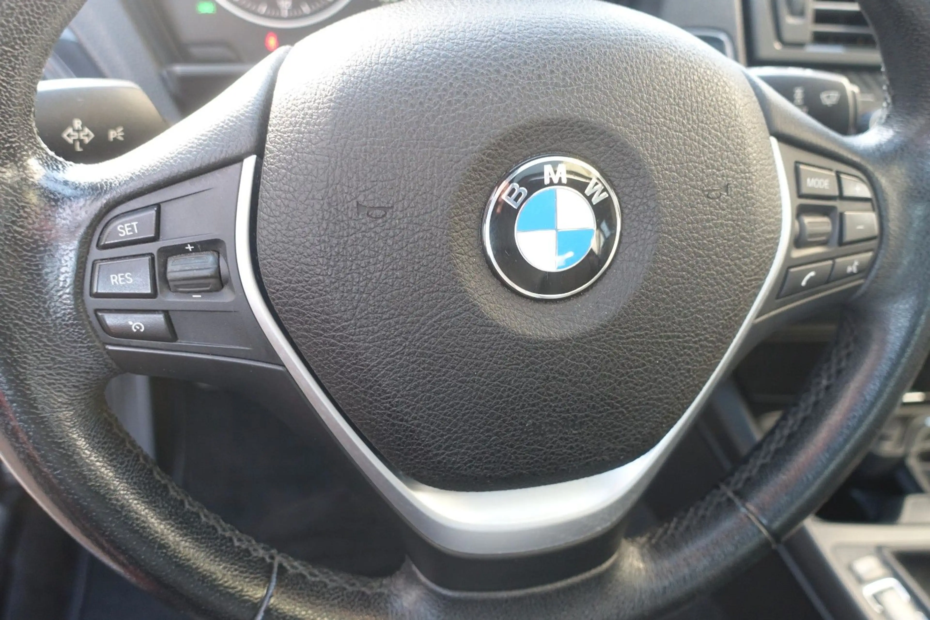 BMW 120 *URBAN*XENON*LED*LEDER*RFK*SHZ*GSD*PDC*TEMPOM — photo 15