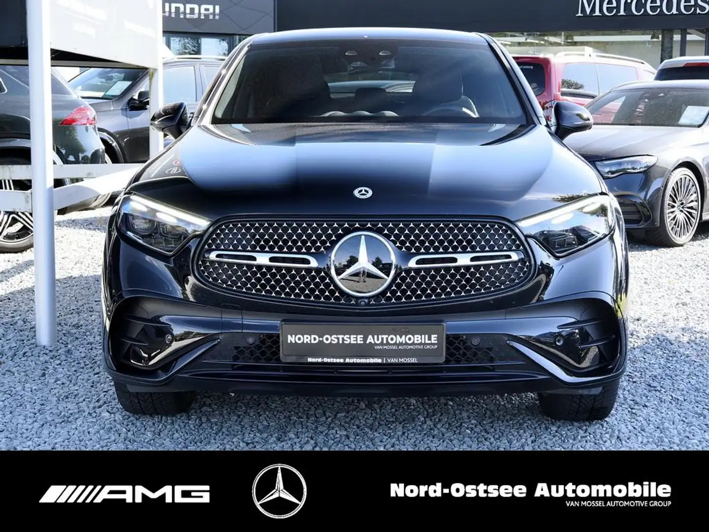 Mercedes-Benz GLC 300 d 4M AMG COUPÉ AUT LM PDC ParkAss SpurH Schwarz - 2