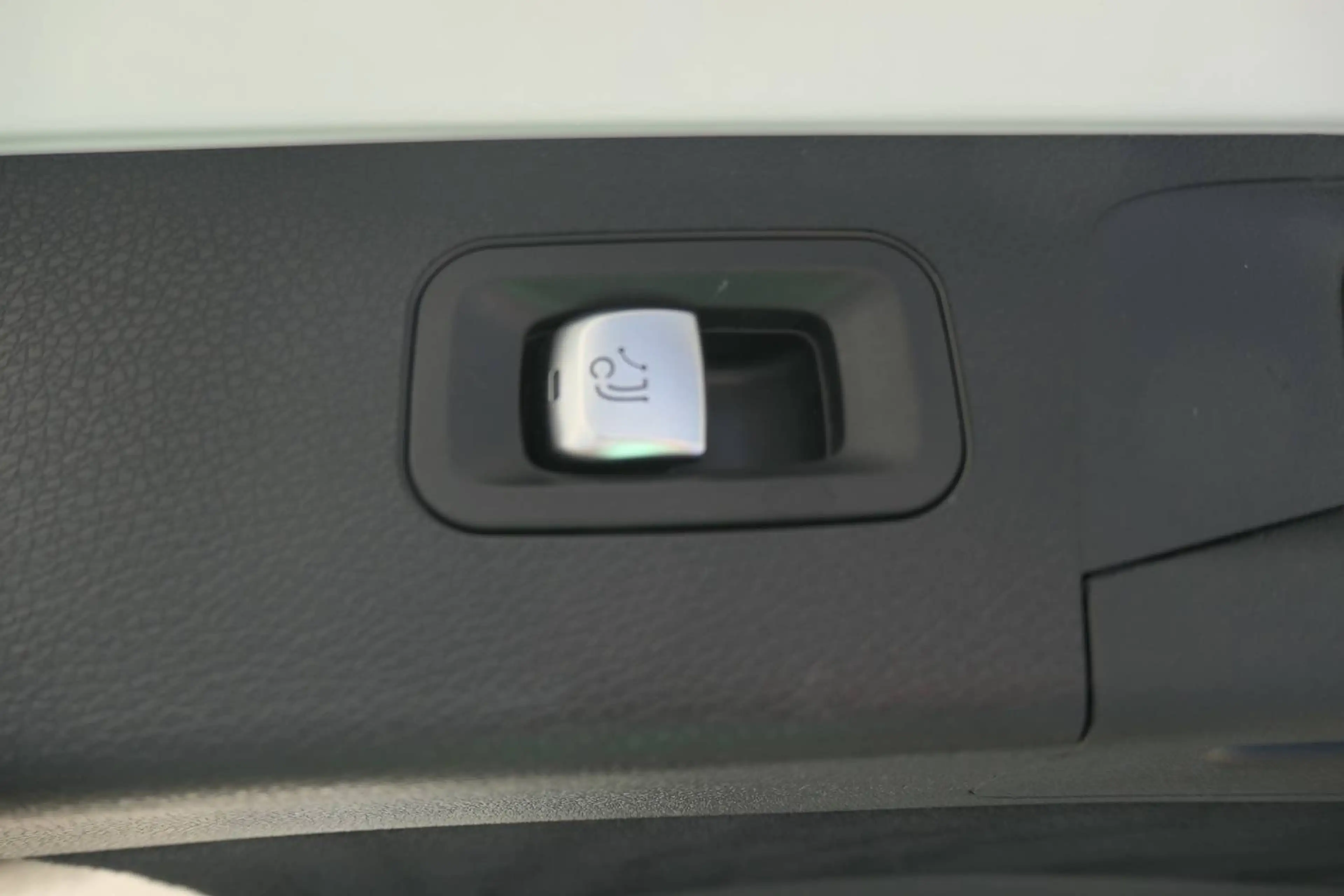 Mercedes-Benz E 220 E-Klasse T-Modell Diesel d T 9G-TRONIC Exclusive Panorama LED AHK Inspektion Neu Top Zustand! — photo 15