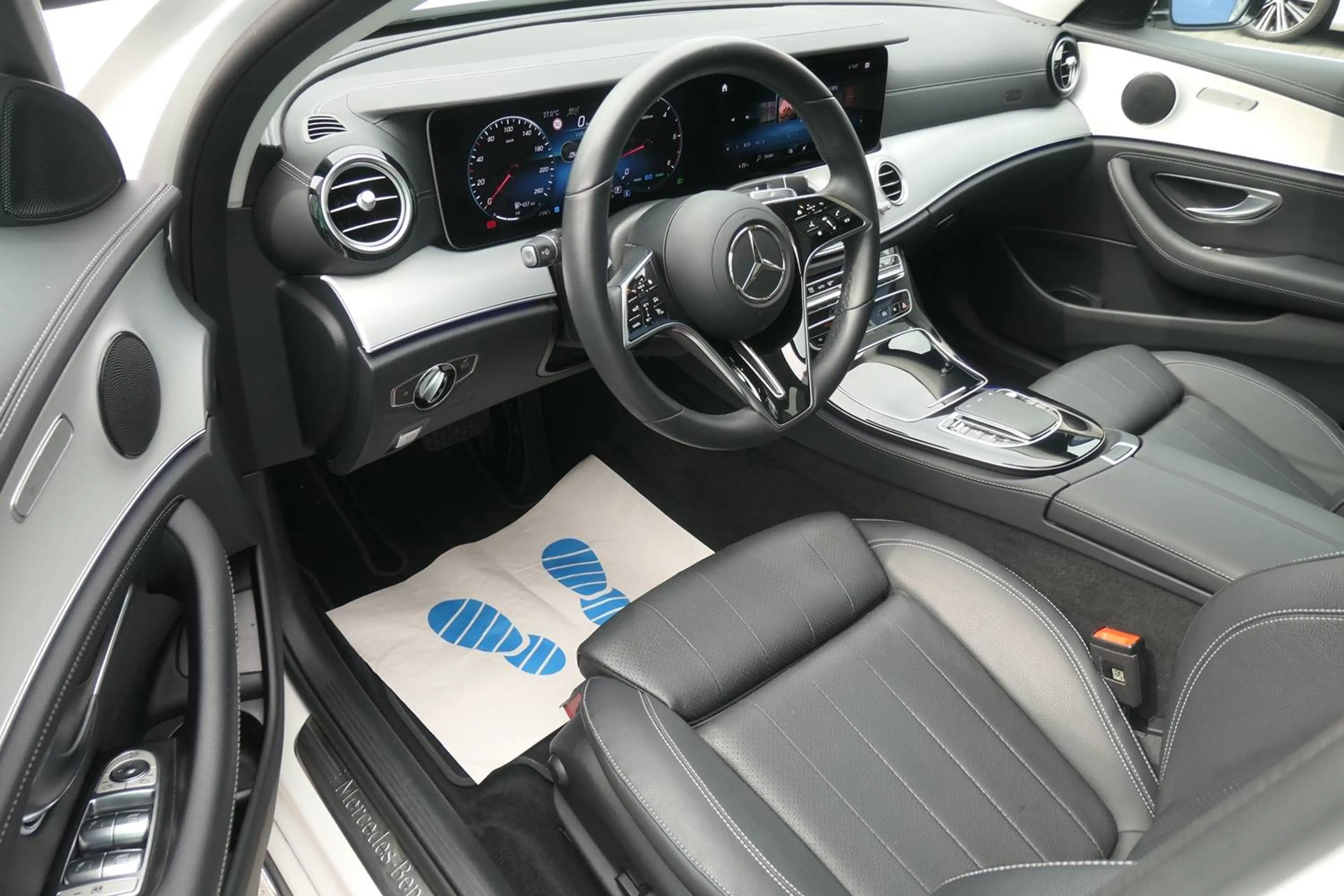 Mercedes-Benz E 220 E-Klasse T-Modell Diesel d T 9G-TRONIC Exclusive Panorama LED AHK Inspektion Neu Top Zustand! — photo 5