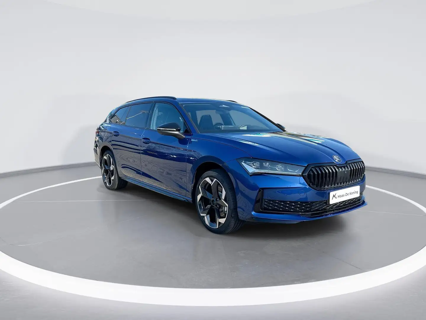Skoda Superb combi Sportline Business 1.5 TSI PHEV 150 kW / 204 Blau - 2