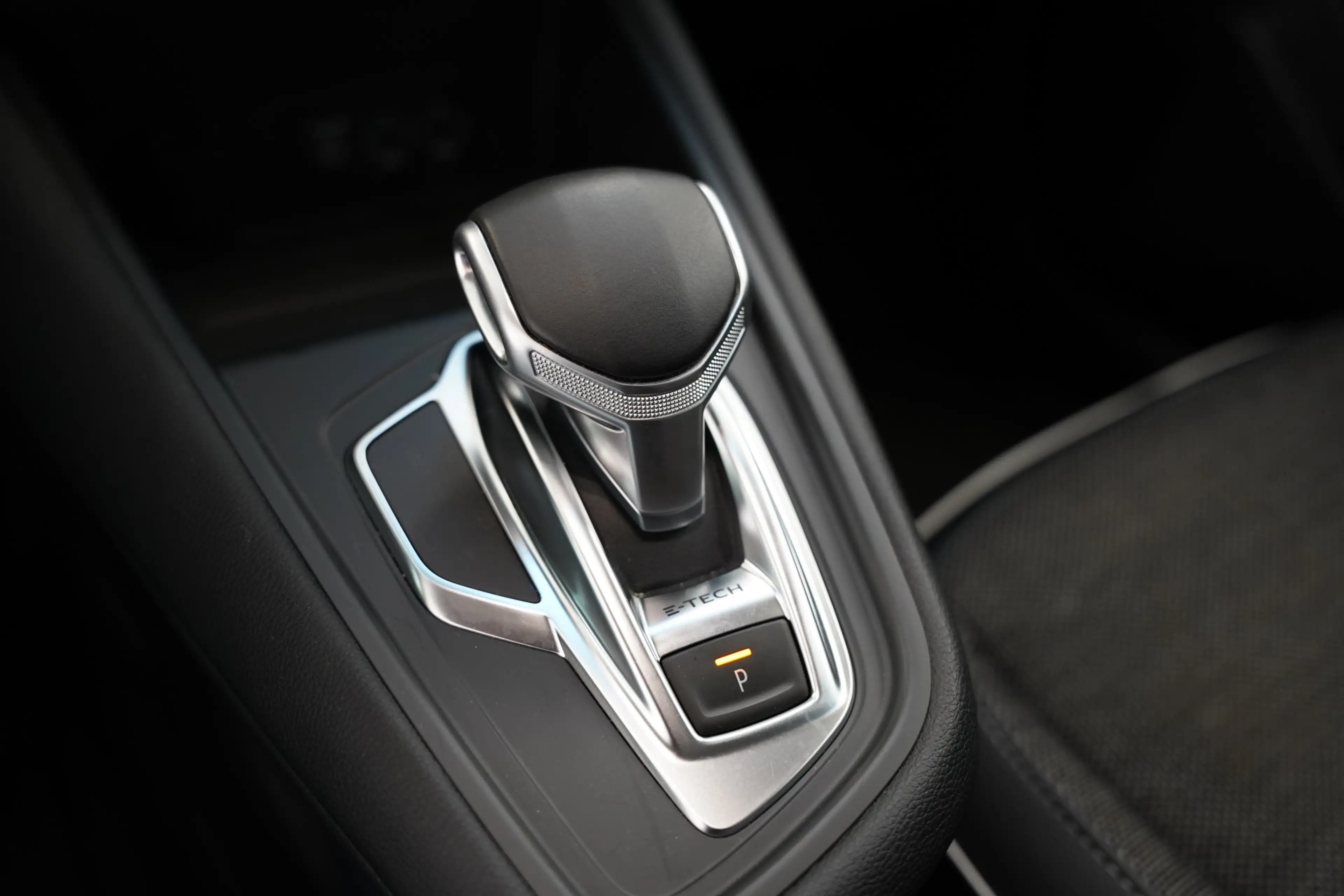 Renault Captur 1.6 E-Tech Plug-in Hybrid 160 Intens Full-led Stoe — photo 12