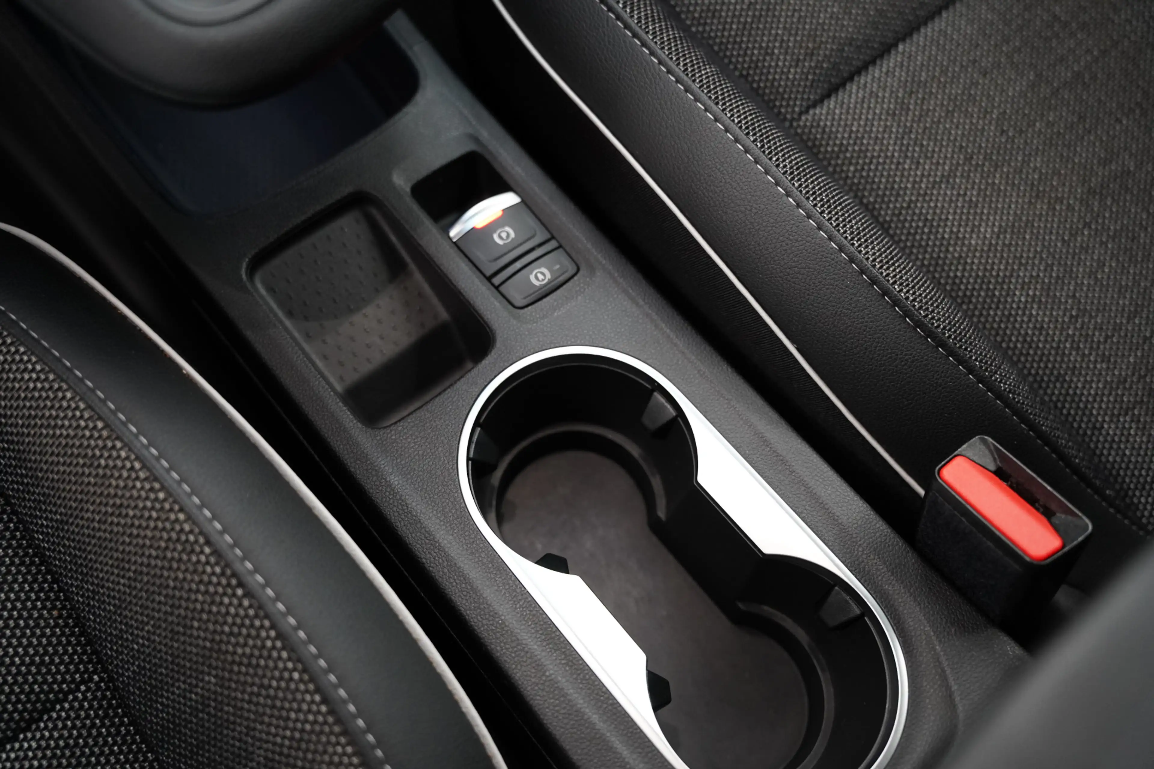 Renault Captur 1.6 E-Tech Plug-in Hybrid 160 Intens Full-led Stoe — photo 13