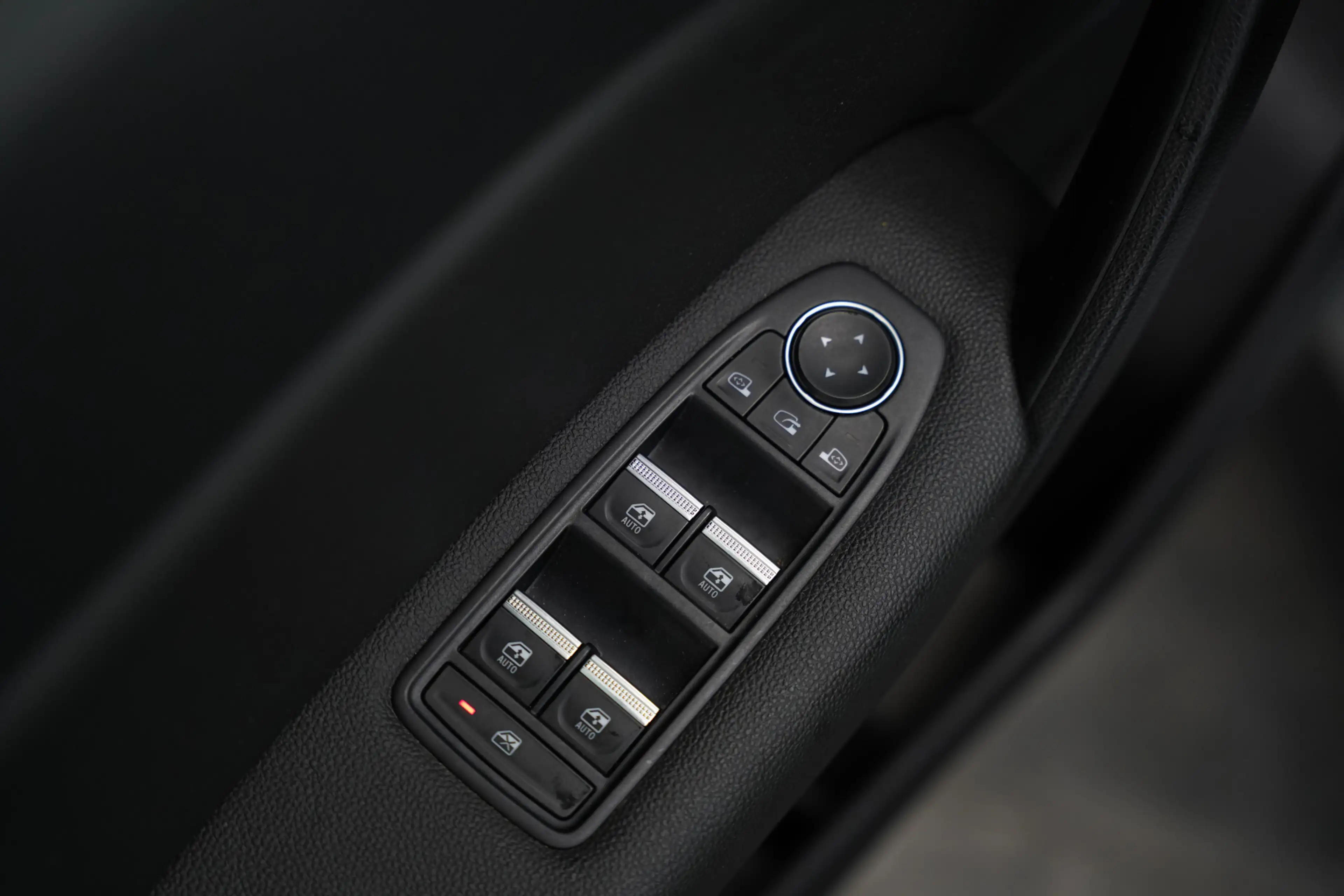 Renault Captur 1.6 E-Tech Plug-in Hybrid 160 Intens Full-led Stoe — photo 11