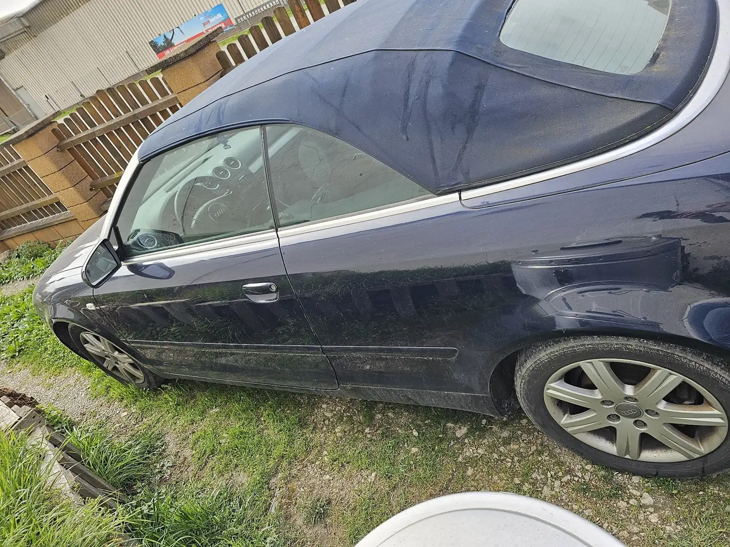 Audi A4 2.4 Blau - 2