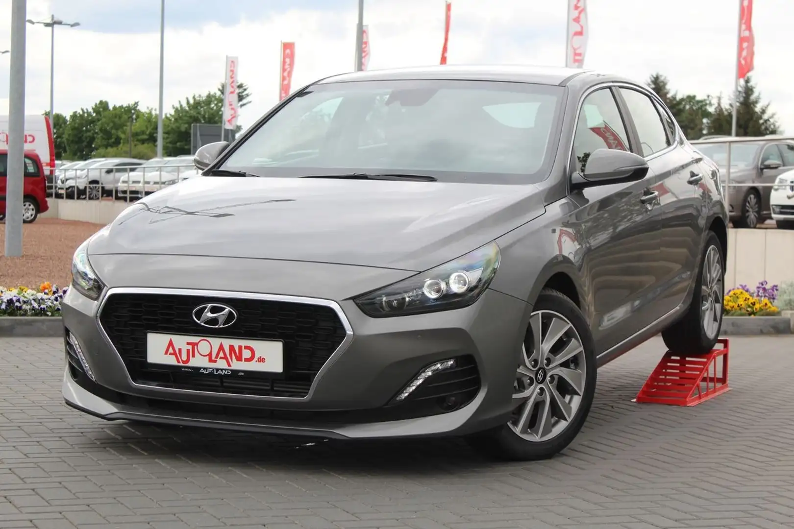 Hyundai i30 Fastback Style LED Kamera Navi DAB Bluetooth Grau - 2