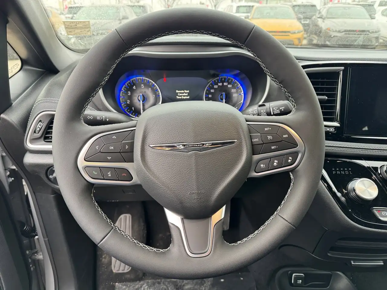 Chrysler Pacifica снимка Chrysler Pacifica