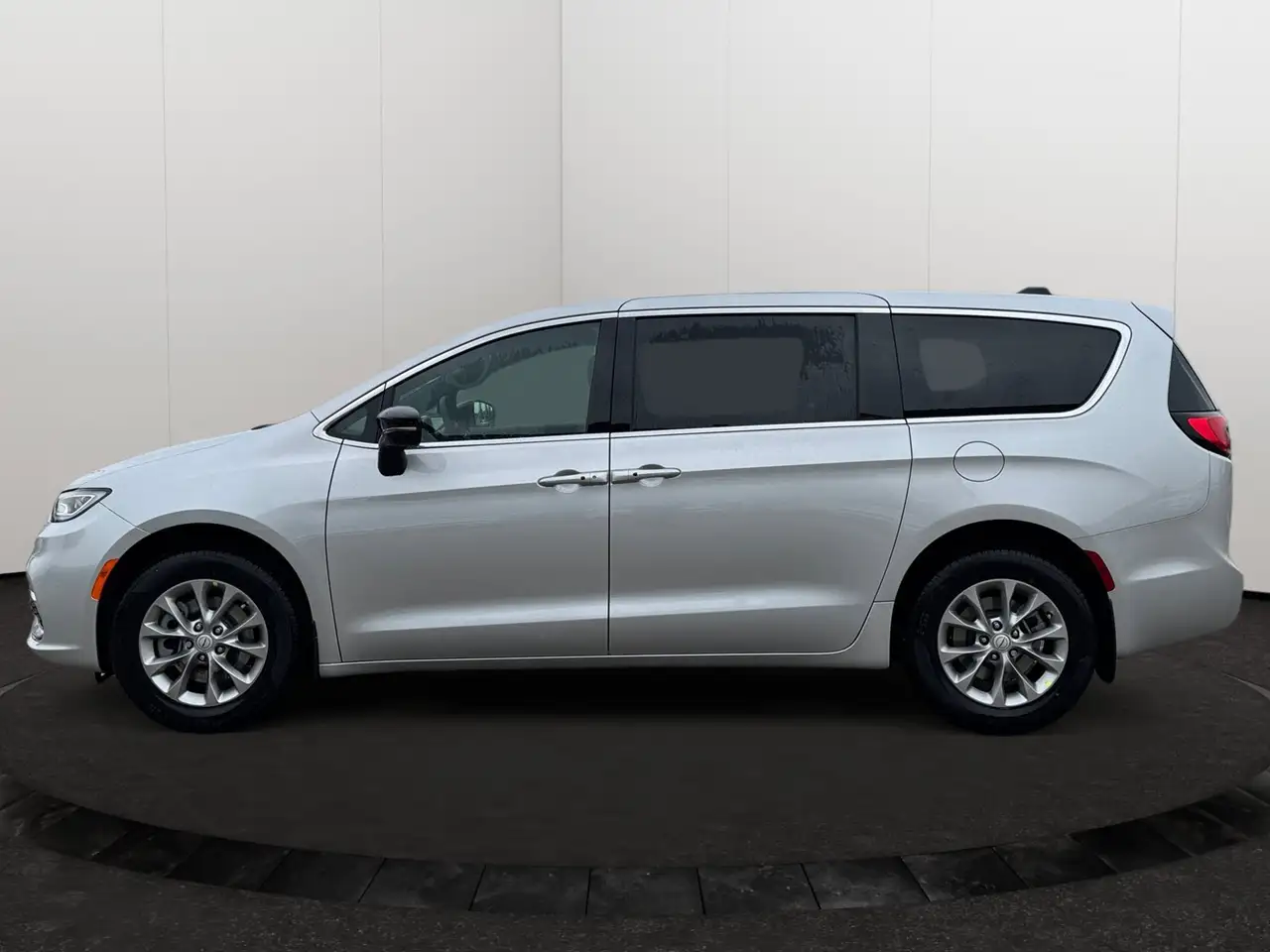 Chrysler Pacifica снимка Chrysler Pacifica