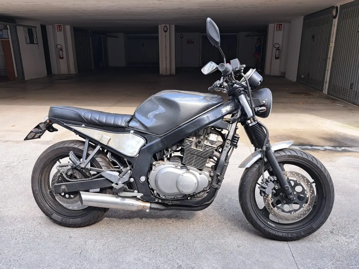 Suzuki GS 500 F Grigio - 1