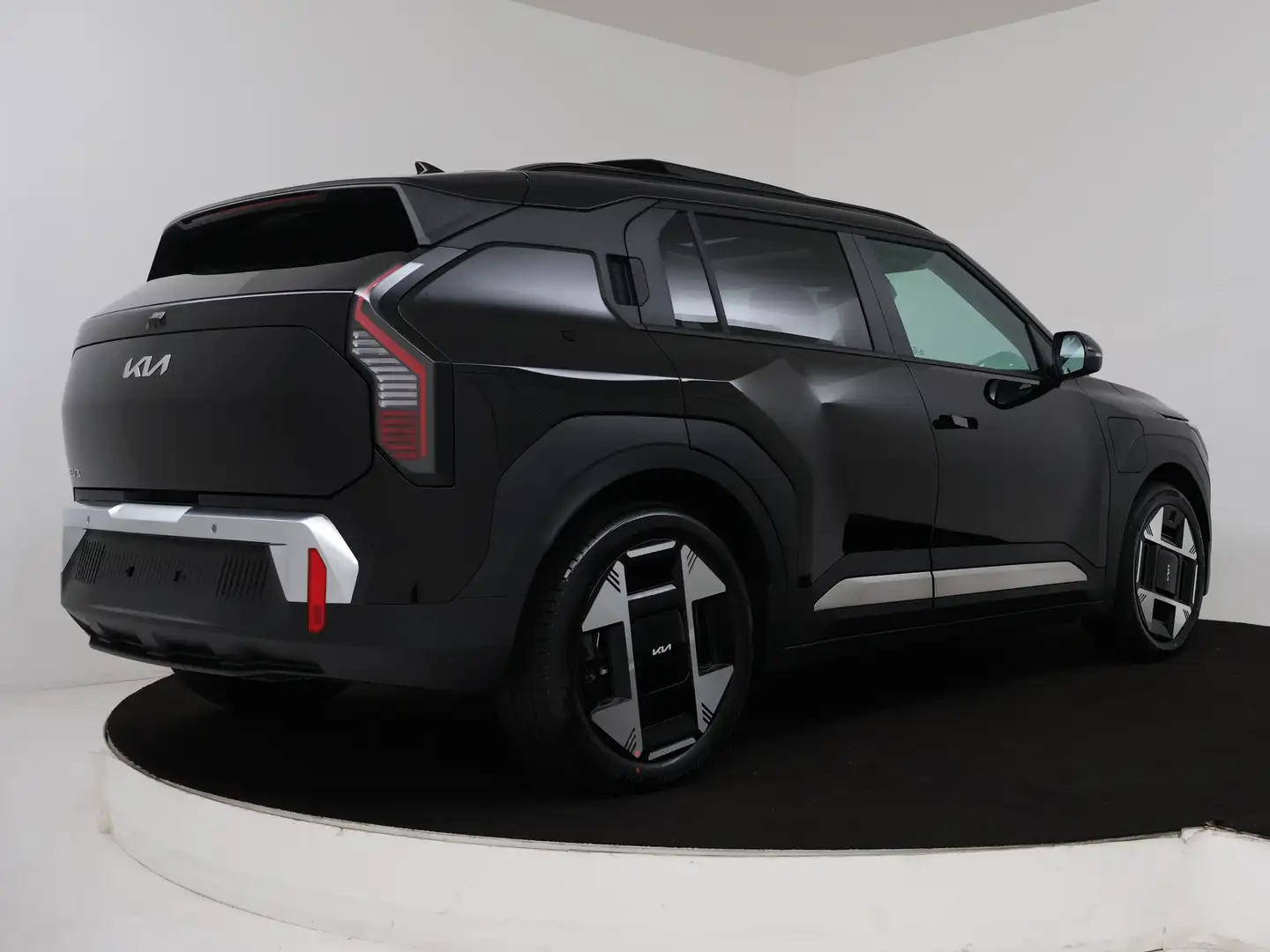 Kia EV3 Plus Advanced 81.4 kWh NIEUW!! Uit voorraad leverb Zwart - 2