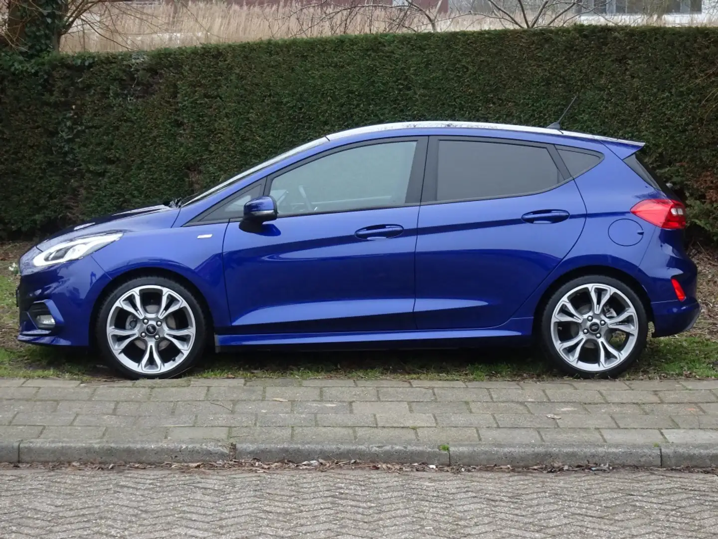 Ford Fiesta 1.0 100PK ST-Line met Navi, 18'' Velgen en WinterP Bleu - 2