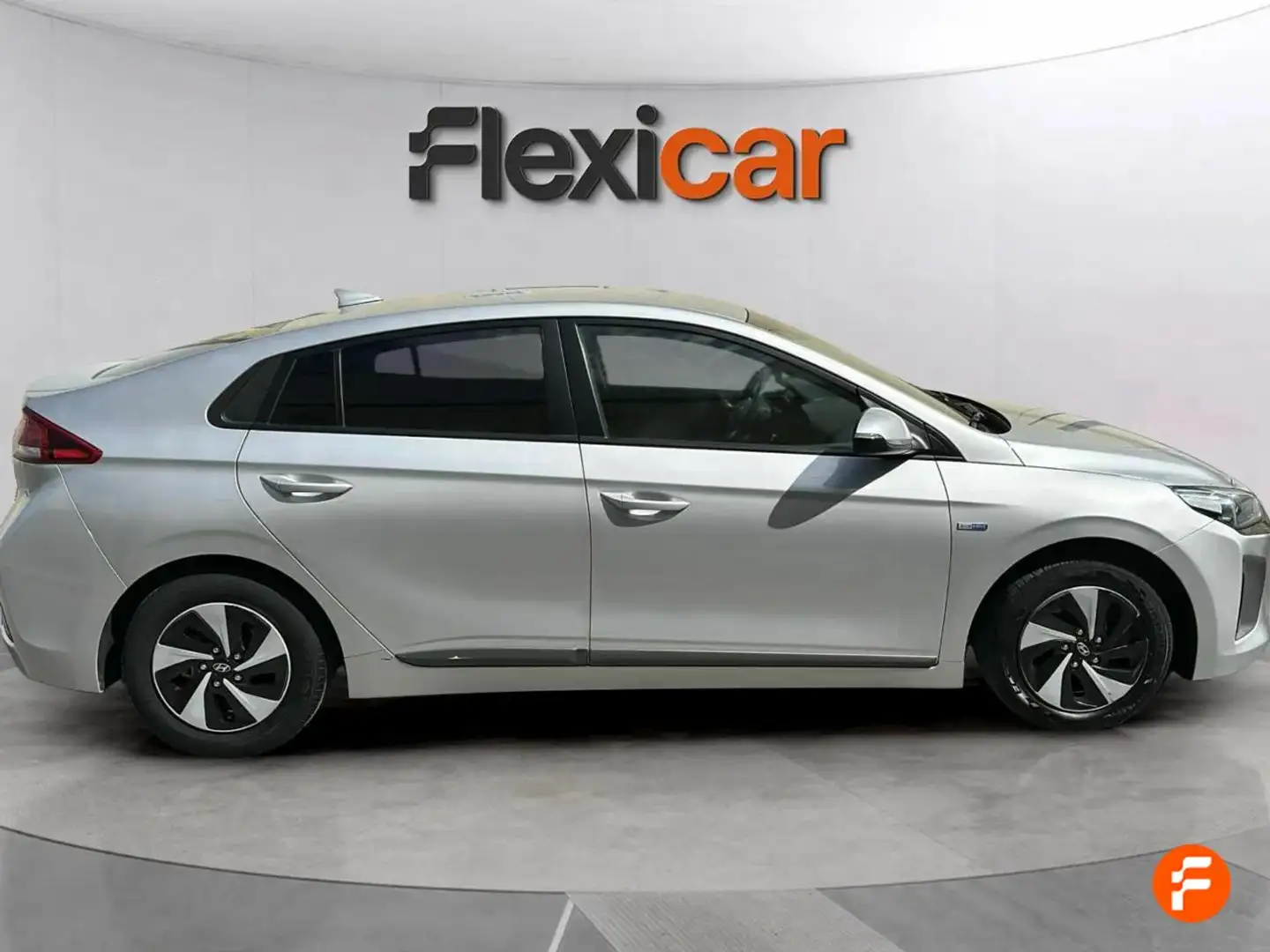 Hyundai IONIQ 1.6 GDI HEV Klass DCT Gris - 2