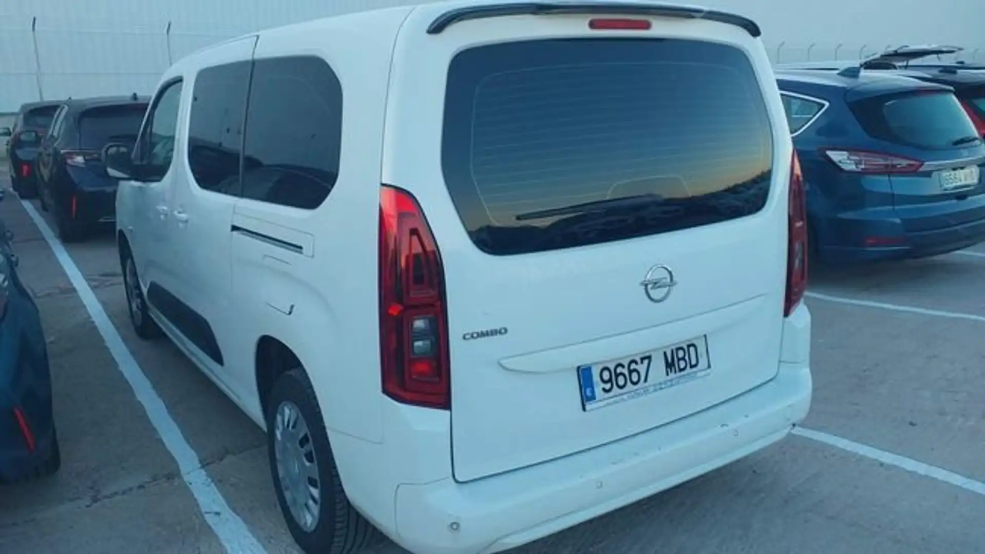 Opel Combo 1.5 TD 75kW (100CV) S/S Edition Plus XL Negro - 2