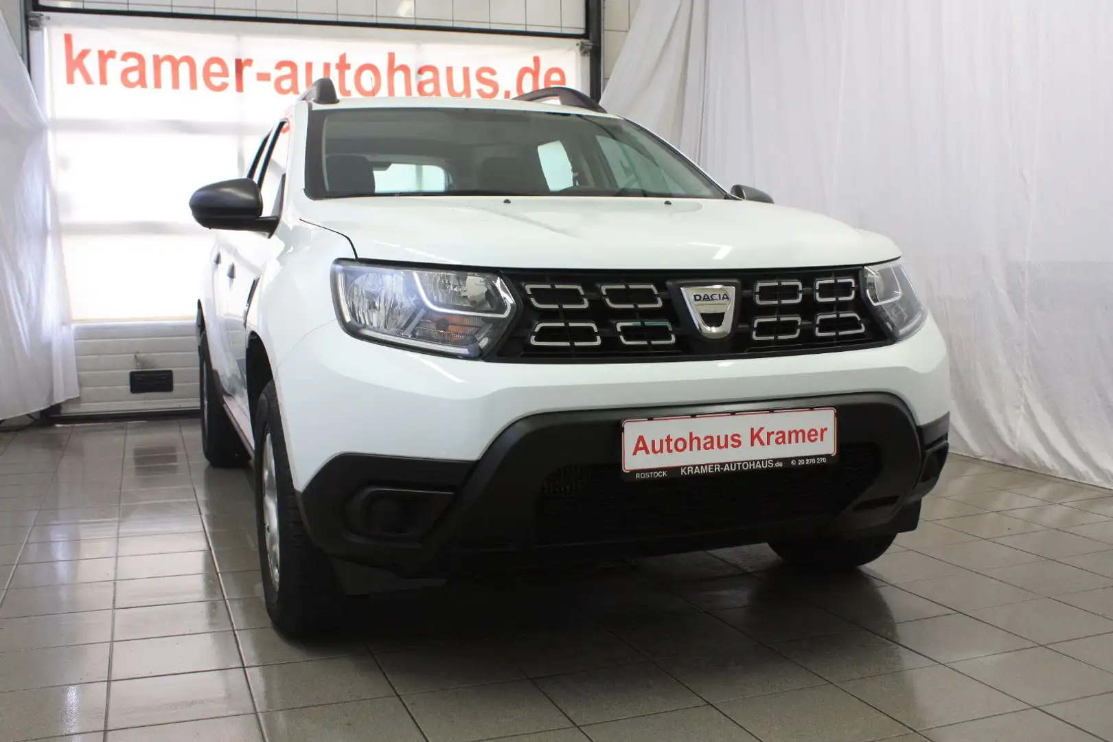 Dacia Duster SUV/Geländewagen/Pickup in Weiß gebraucht in Rostock für €  15.900,-