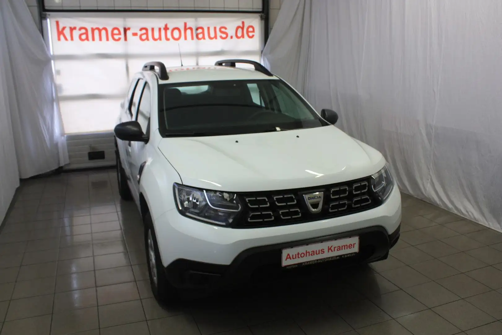 Dacia Duster SUV/Geländewagen/Pickup in Weiß gebraucht in Rostock für €  15.900,-
