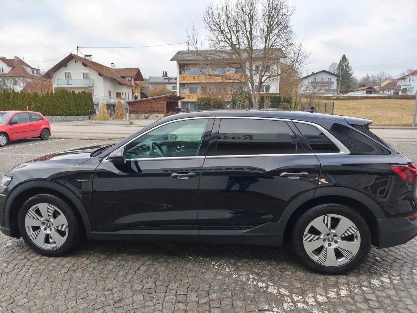Audi e-tron 55 quattro basis Schwarz - 2