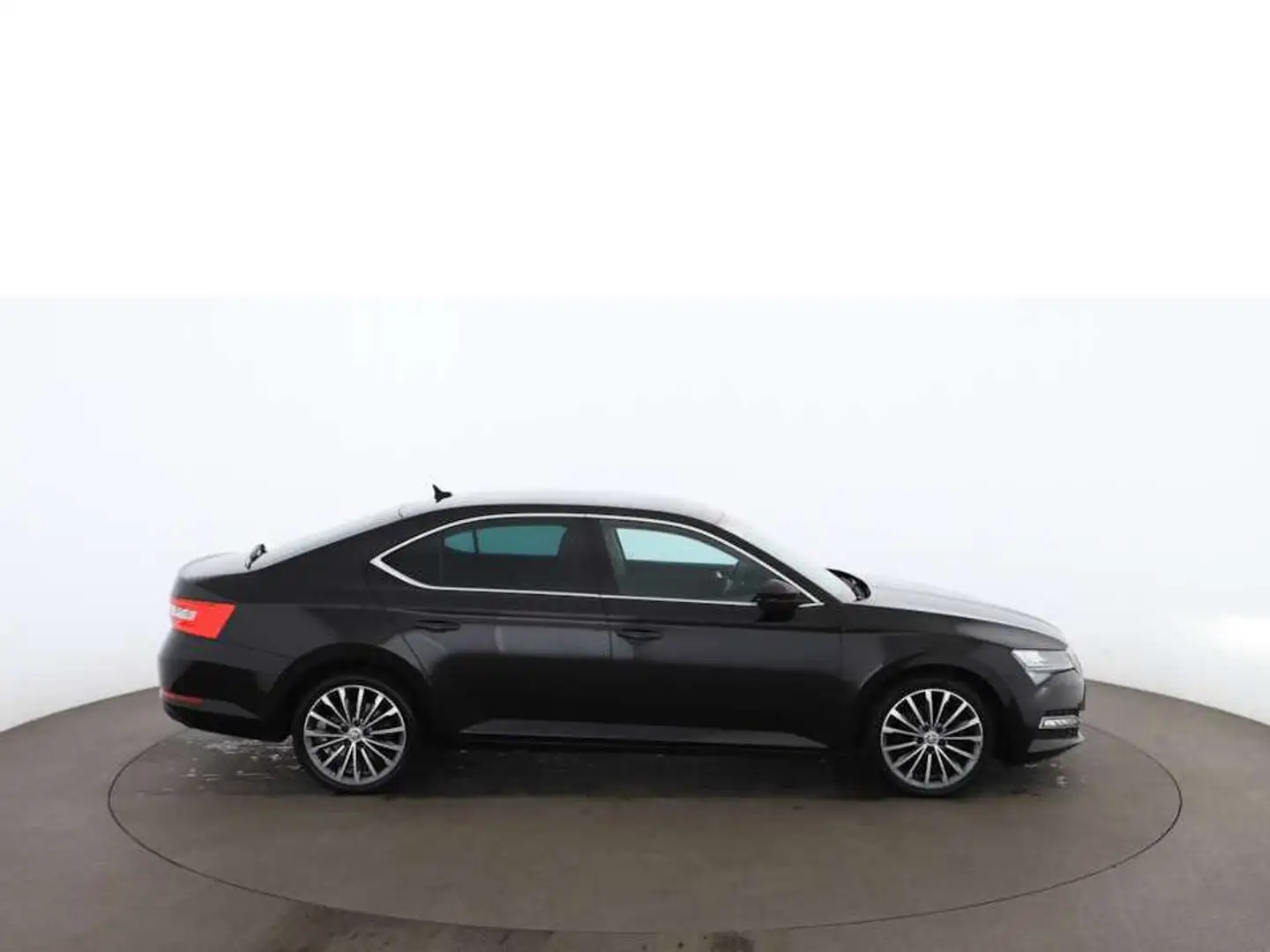 Skoda Superb 2.0 TDI Style Aut LED AHK RADAR R-KAMERA Schwarz - 2