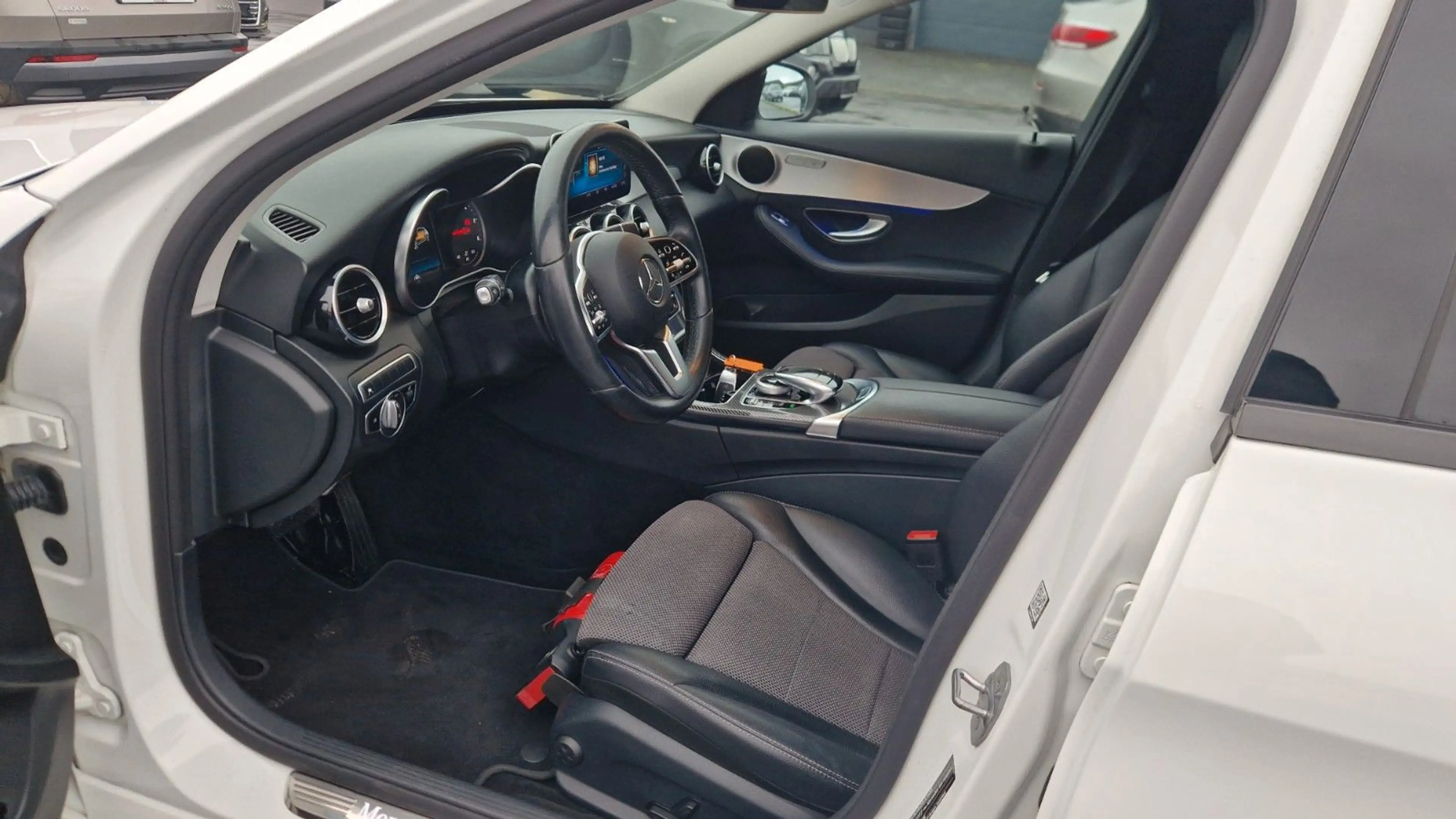 Mercedes-Benz C 300 T d 4Matic Avantgarde Kamera Multibeam ACC — photo 12