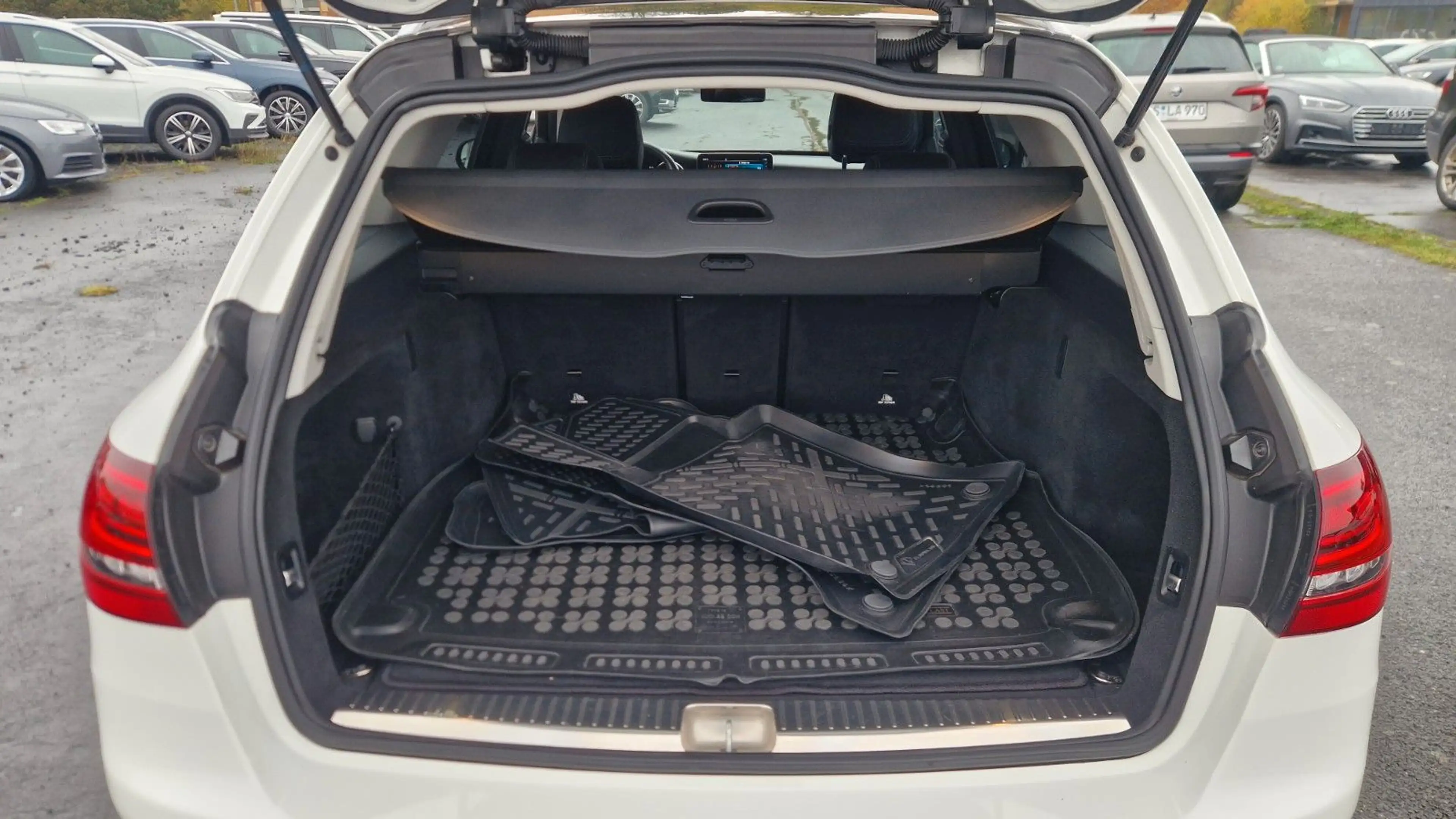 Mercedes-Benz C 300 T d 4Matic Avantgarde Kamera Multibeam ACC — photo 7