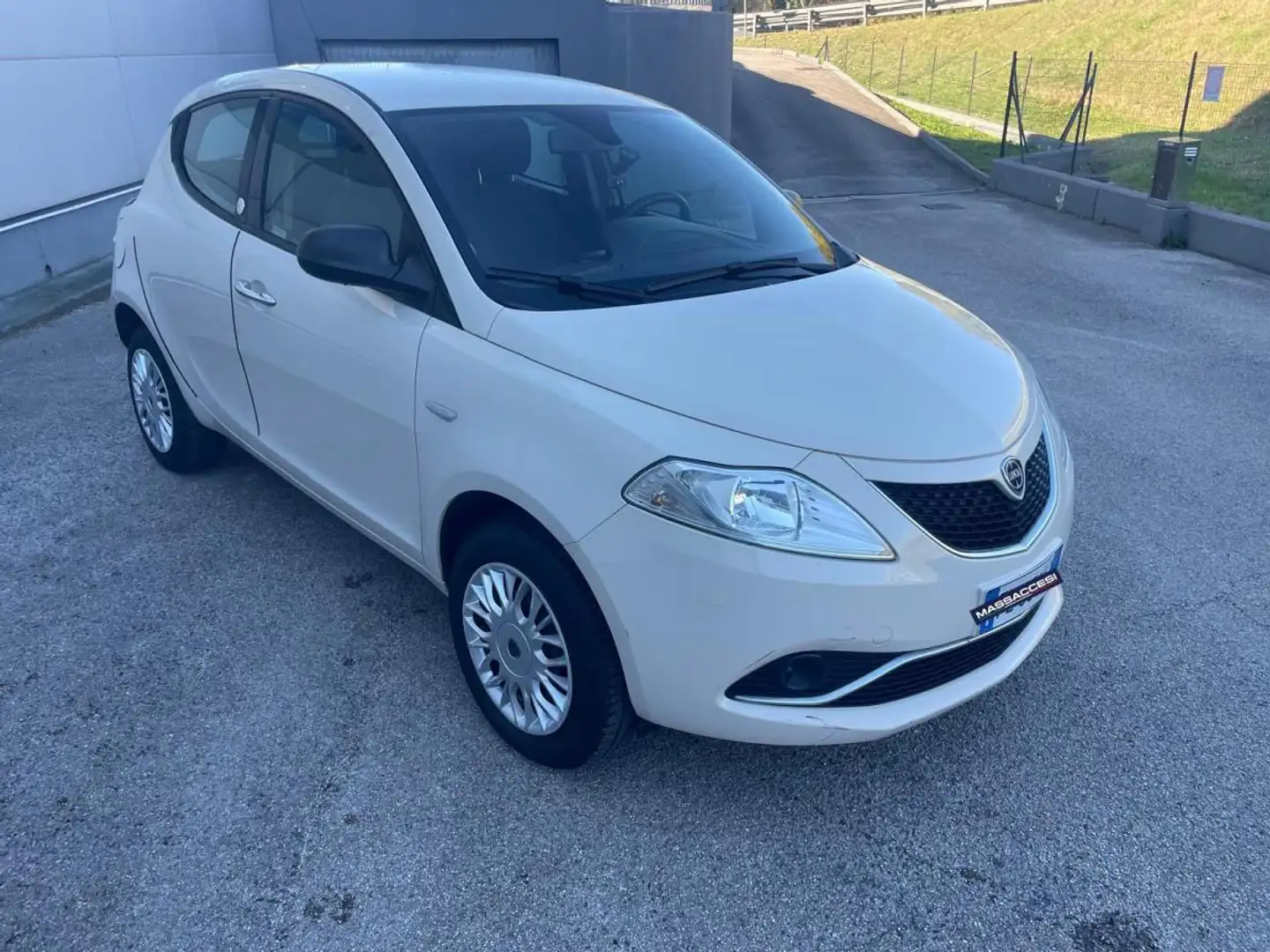 Lancia Ypsilon 0.9 TwinAir 5p. Met.Eco. Gold Beige - 1