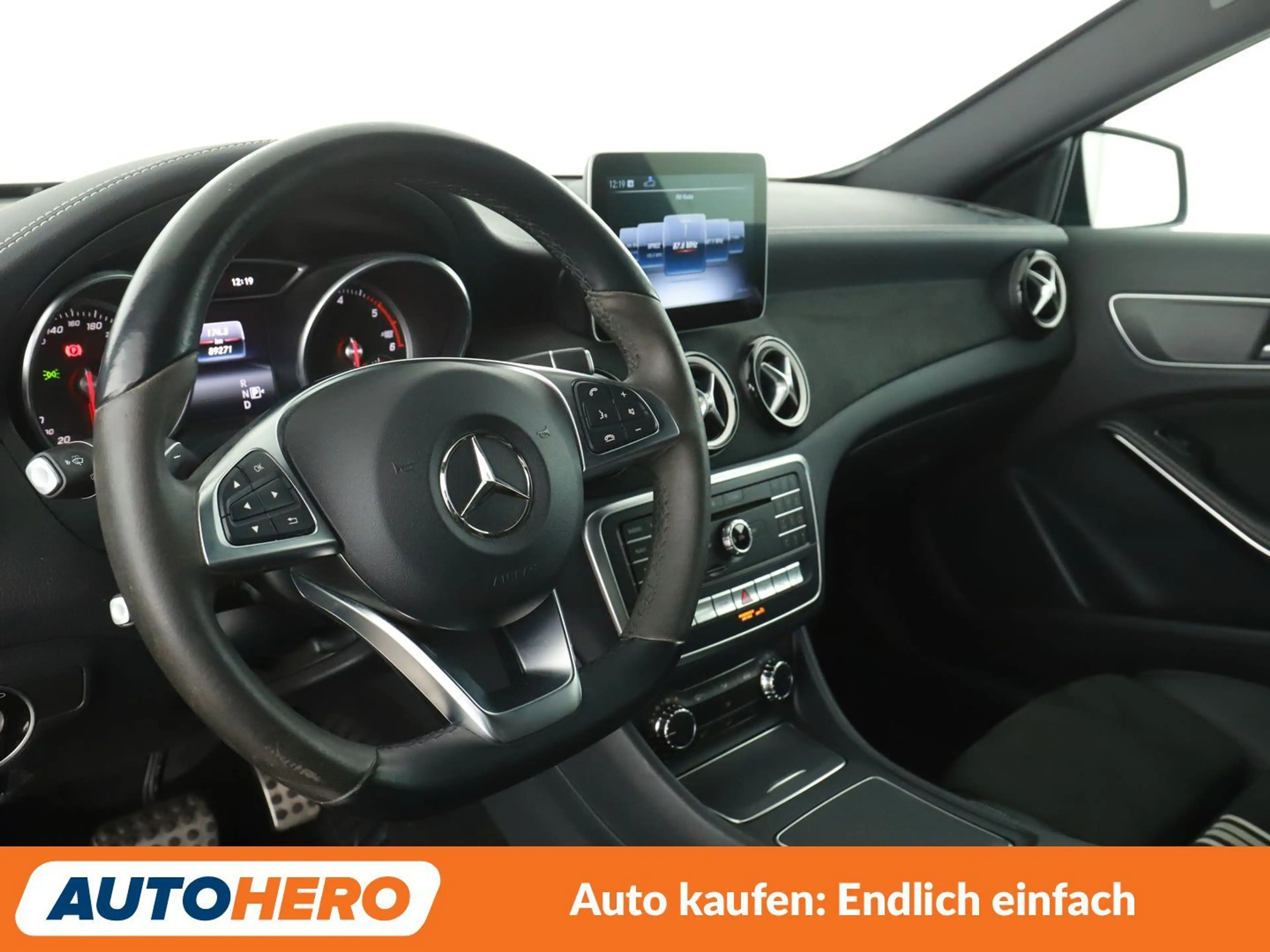 Mercedes-Benz GLA 180 GLA 180 d AMG Line Aut.*NAVI*LED*PDC* — photo 11