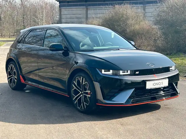 Hyundai Ioniq 5 view 3