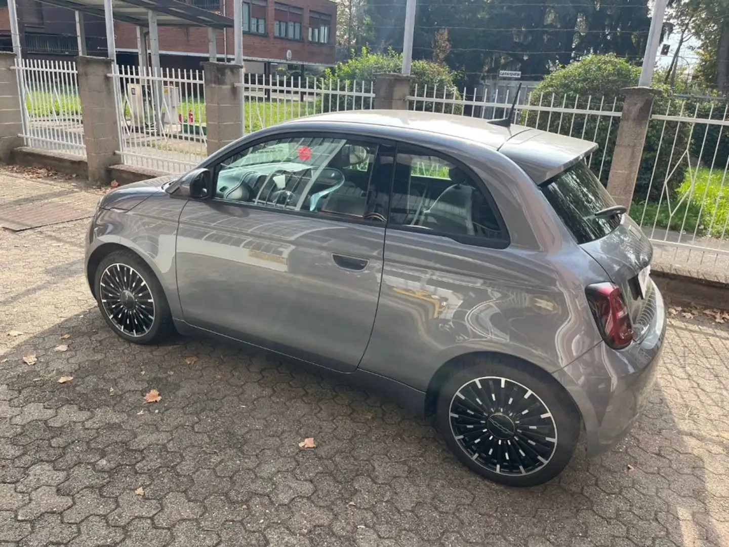 Fiat 500e 3+1 42 kWh Passion Gris - 2