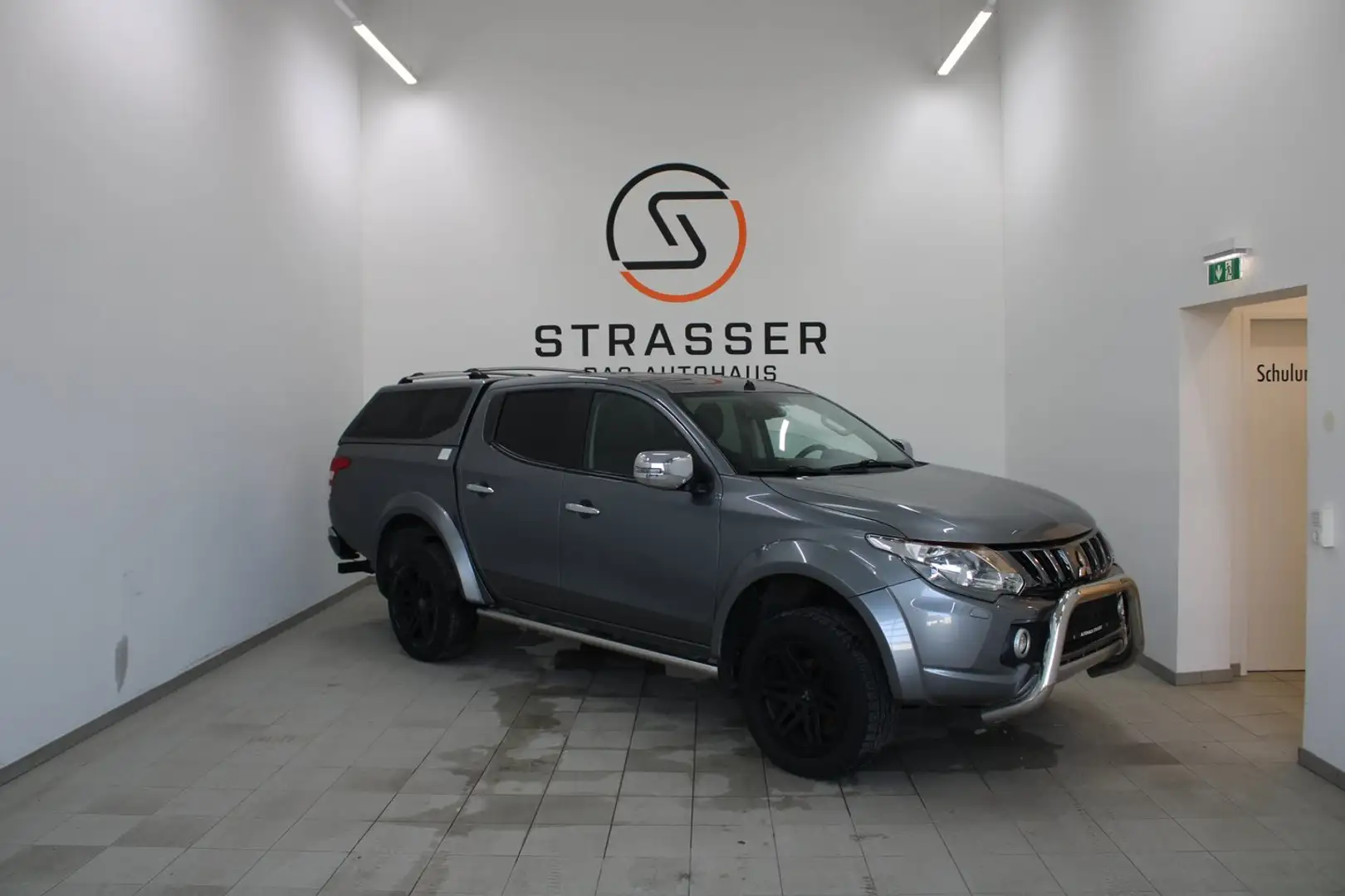 Mitsubishi L200 Mitsubishi L200 Edition 100 Doppelkabine 4WD Grau - 1