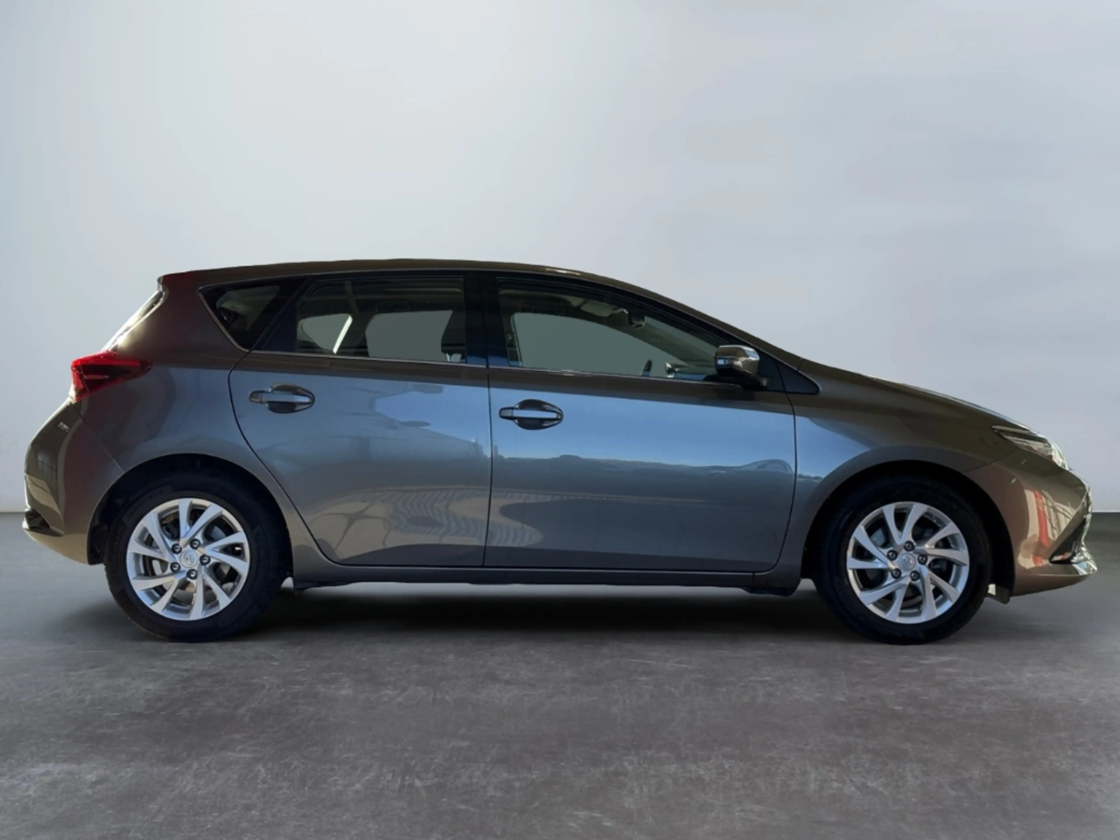 Toyota Auris 1.33 Comfort *SHZ*Kamera*Spurhalte*BT*Tempo* — photo 10