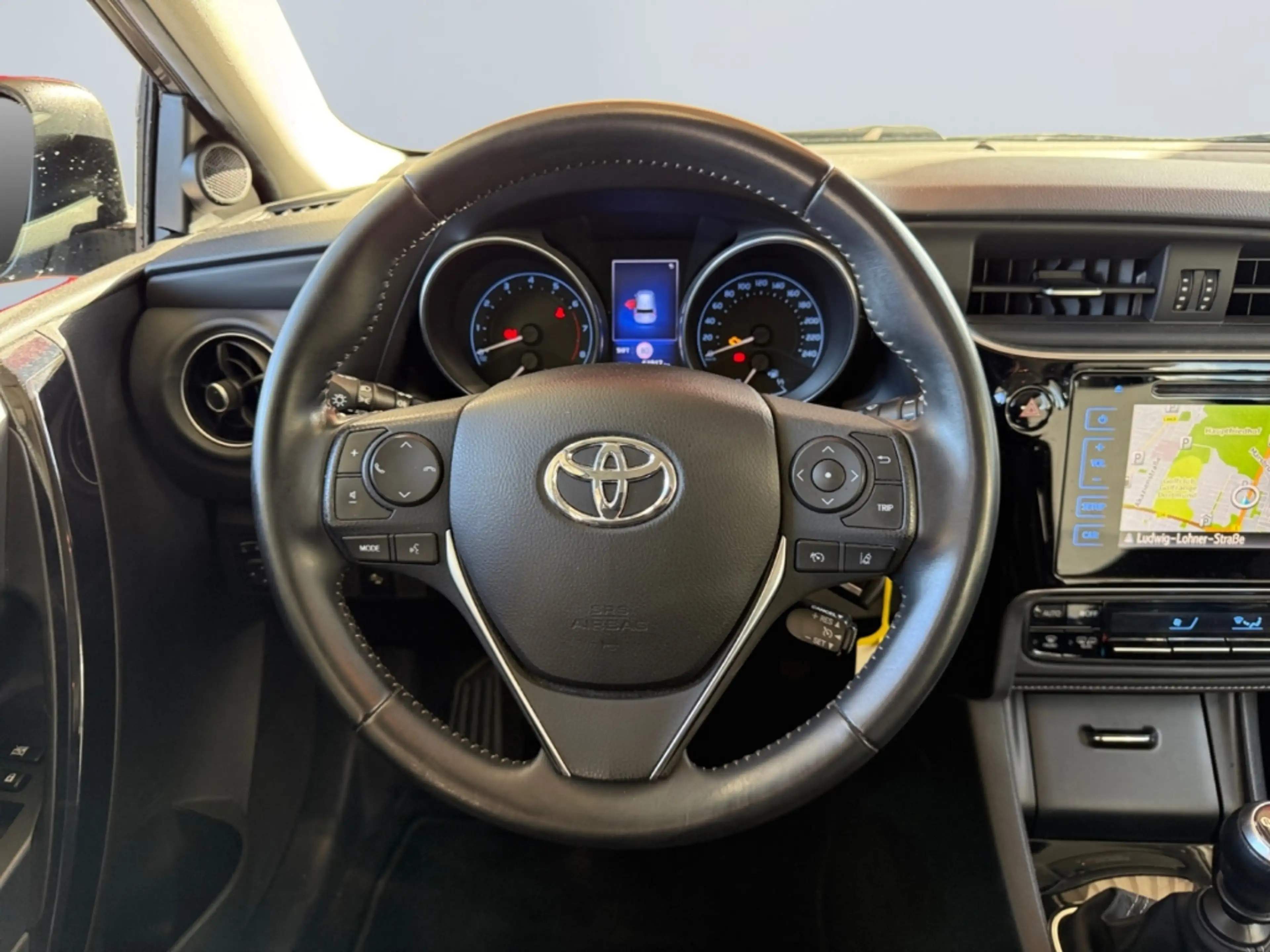 Toyota Auris 1.33 Comfort *SHZ*Kamera*Spurhalte*BT*Tempo* — photo 12