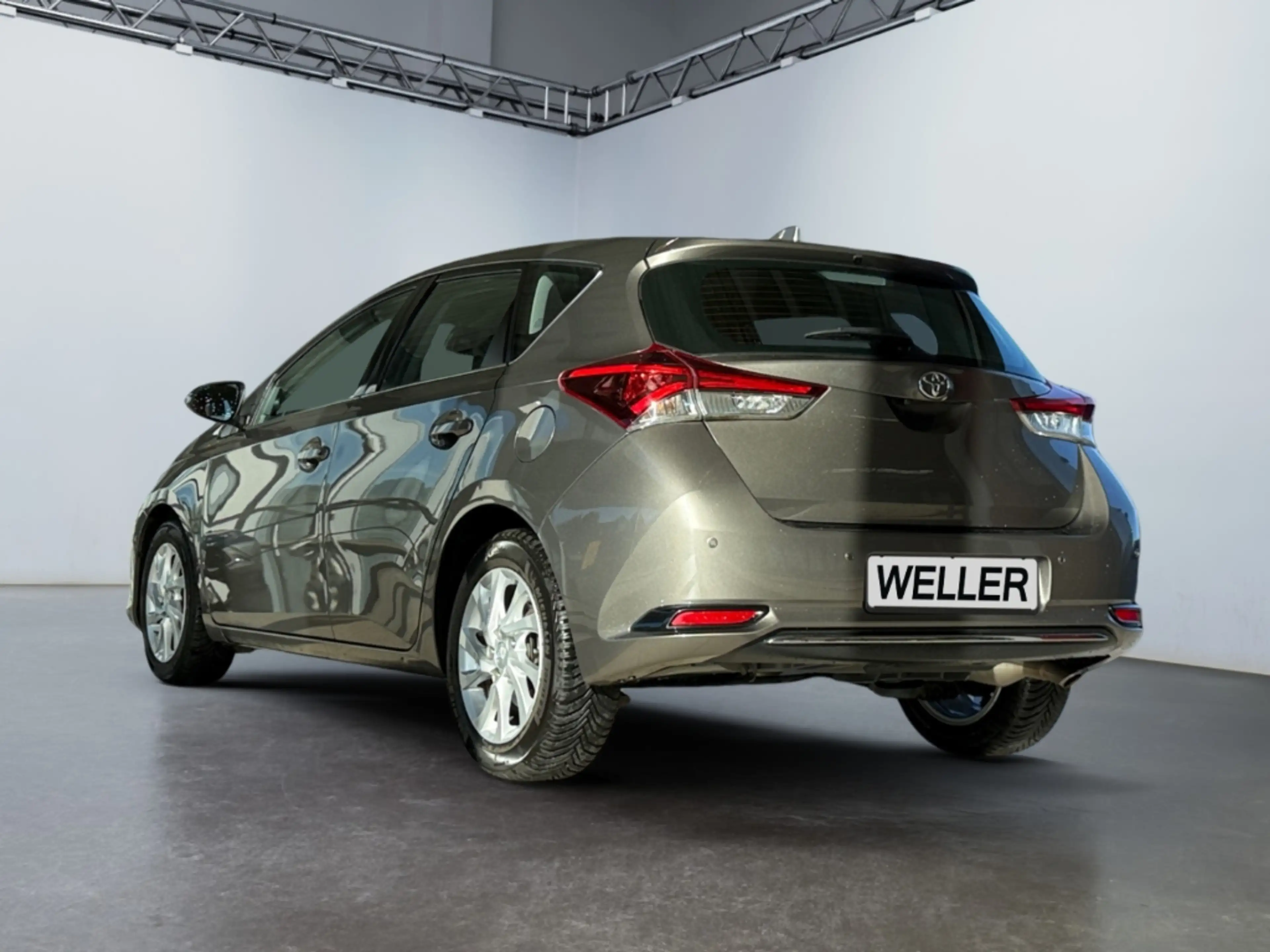 Toyota Auris 1.33 Comfort *SHZ*Kamera*Spurhalte*BT*Tempo* — photo 7