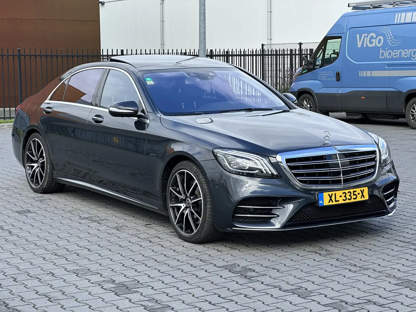 Mercedes-Benz S 560 E L | Carbon sierdelen | AMG Stuur | Massage | HUD Синій - 1