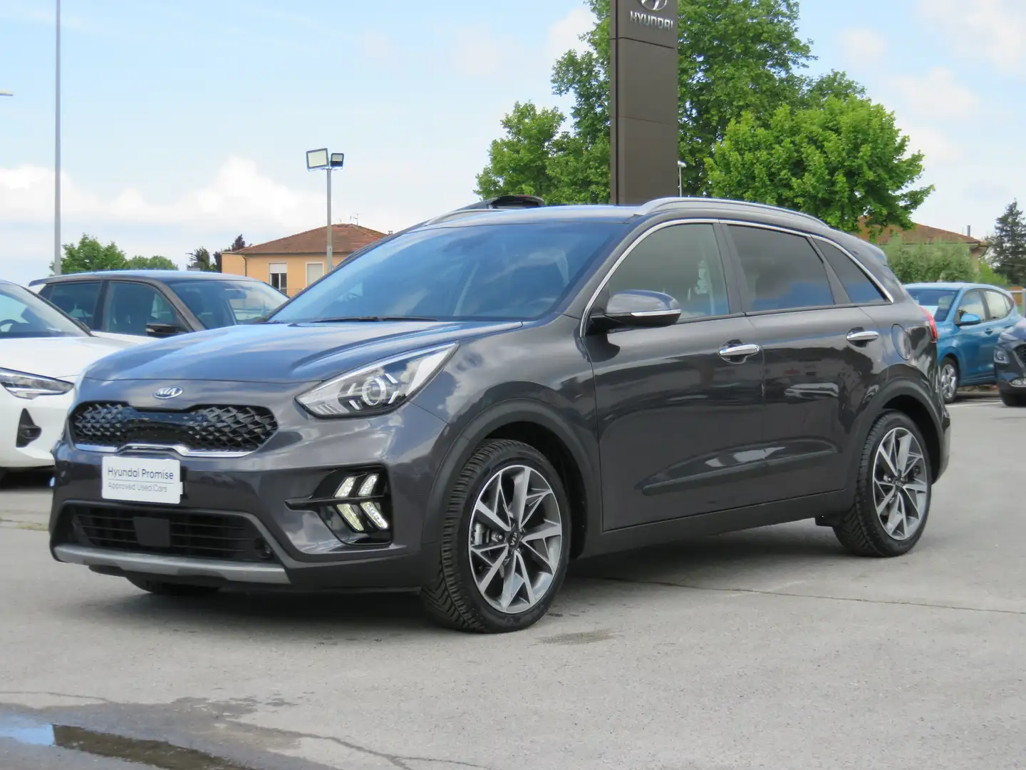 Kia Niro Hev 1.6 GDi DCT Style Grau - 1