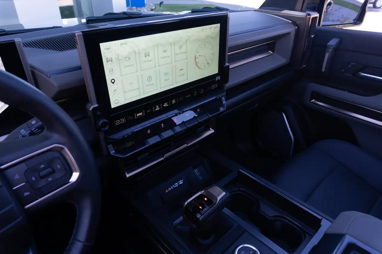 GMC HUMMER EV Pickup снимка GMC HUMMER EV Pickup