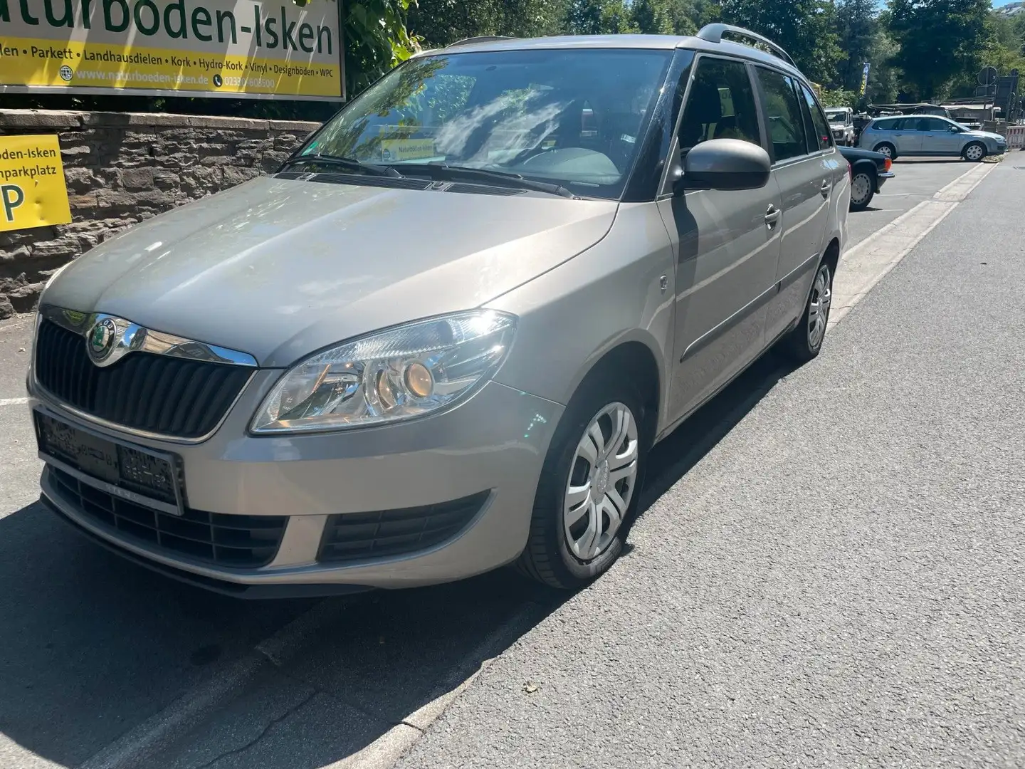 Skoda Fabia Combi Ambiente 1.Hand!Top! Tüv Neu! Beige - 1