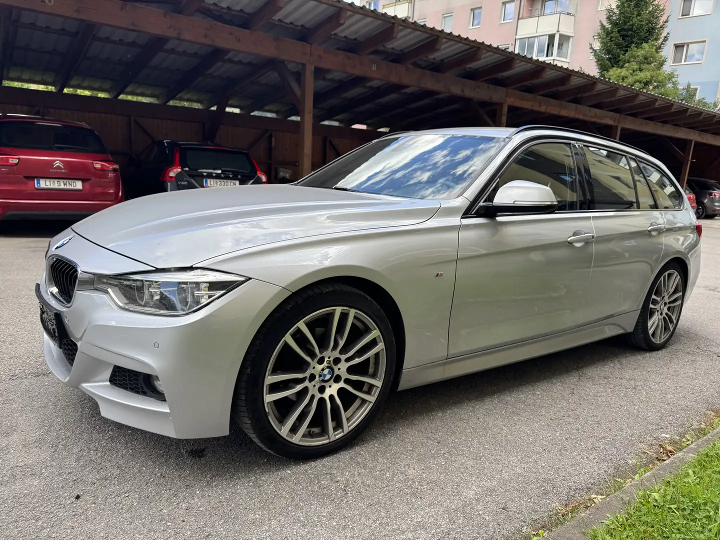 BMW 318 318d Touring M Sport Aut. - 1
