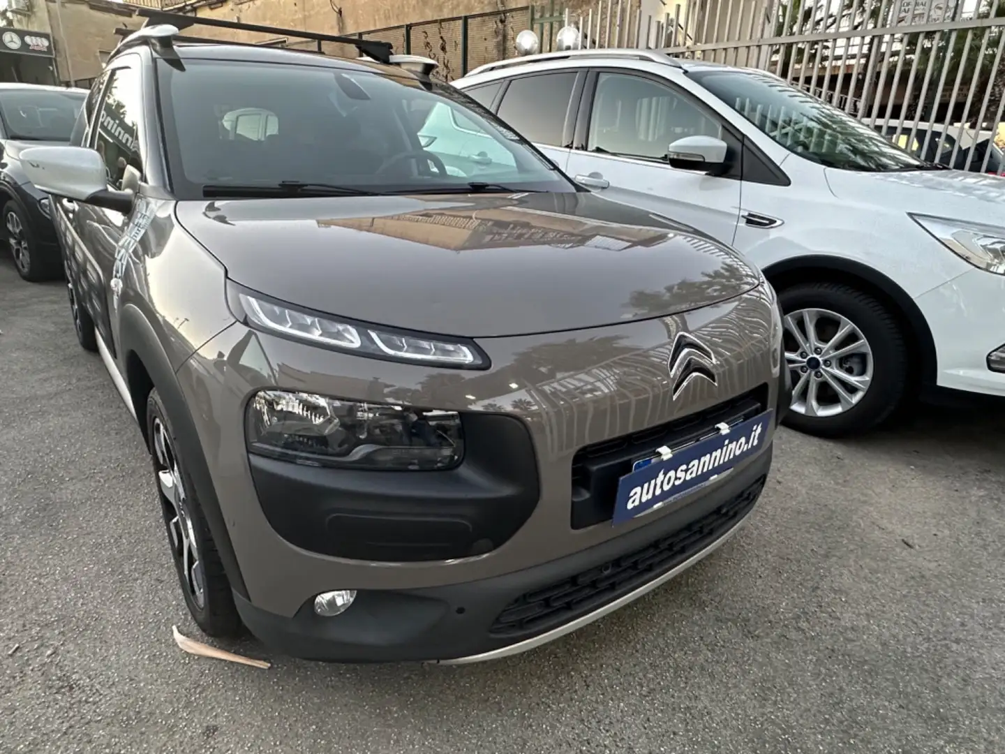 Citroen C4 Cactus BlueHDi 100 Shine Rip Curl Tetto panoramico Gris - 1