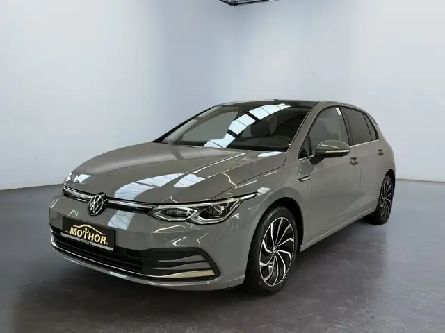 Volkswagen Golf view 2