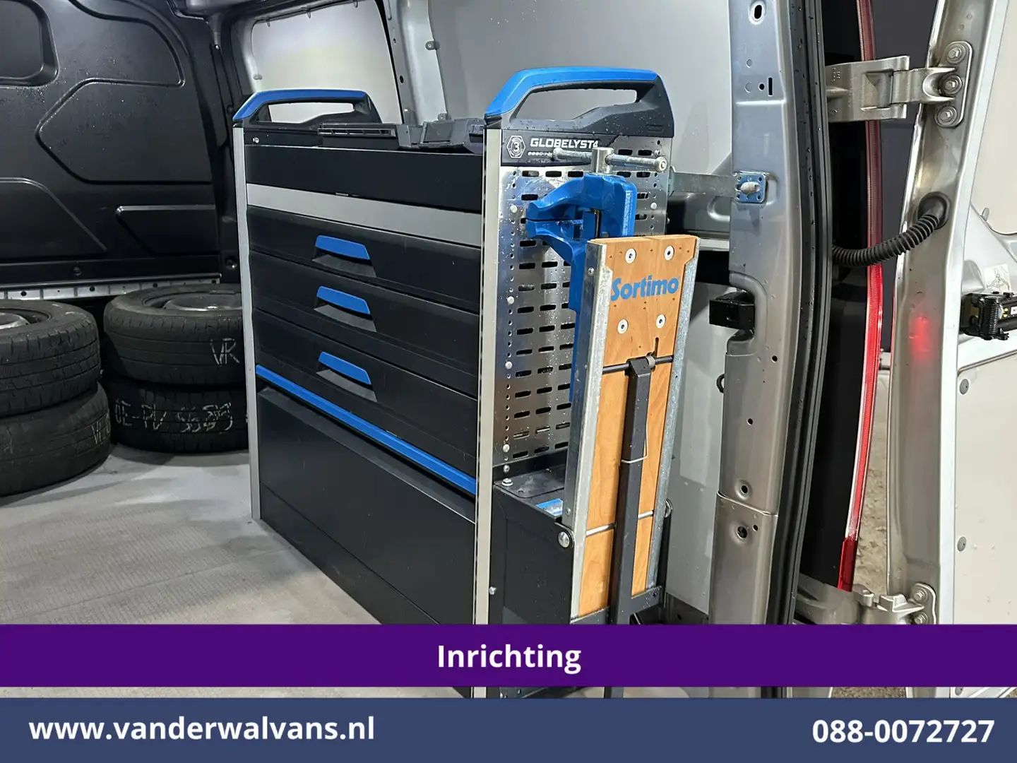 Ford Transit Custom 2.0 TDCI 131pk L1H1 Inrichting Euro6 Airco | Navig Argent - 2